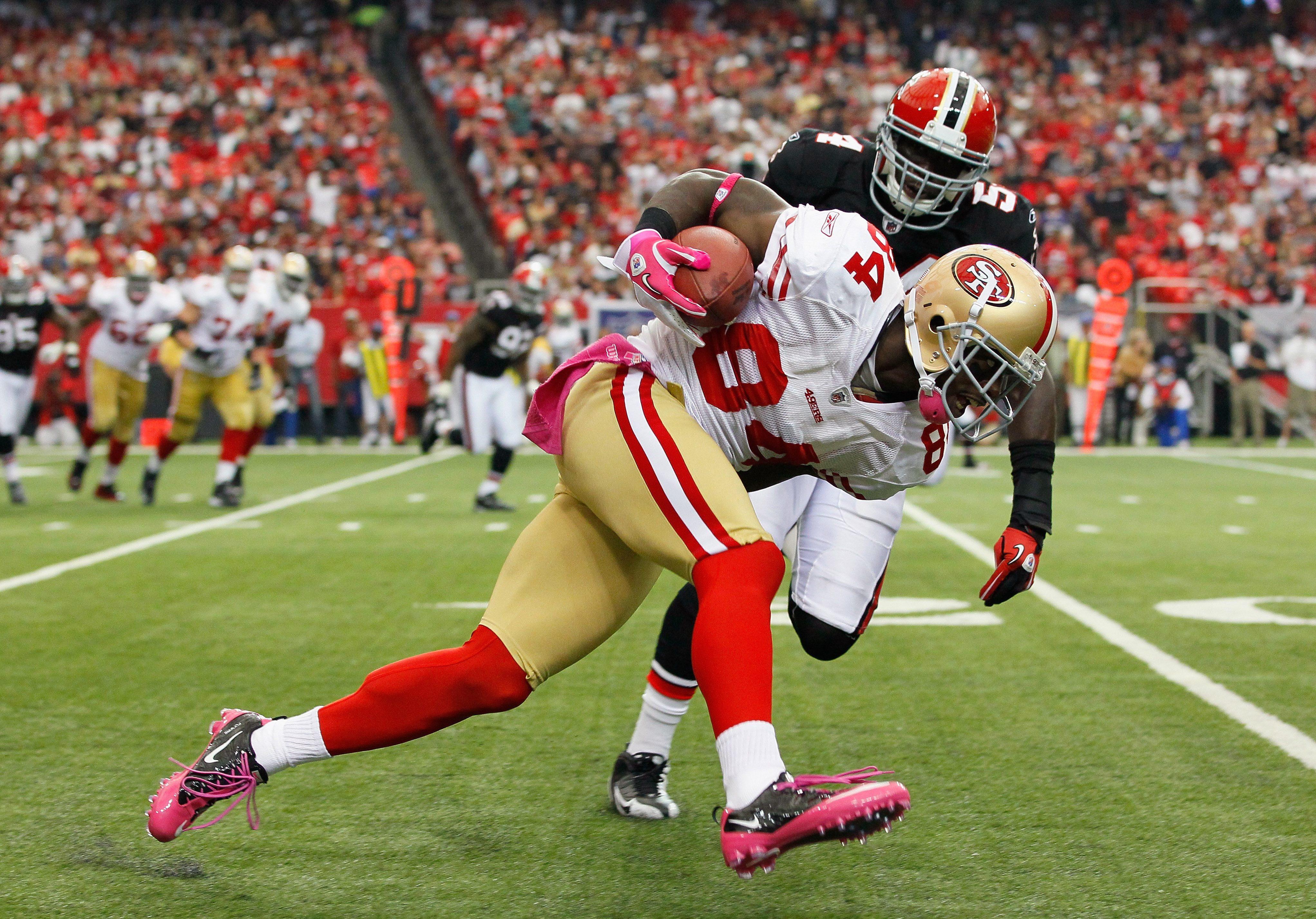 Photo: 49ers Alex Smith passes against the Raiders at Candlestick Park in  San Francisco - SXP2010101703 