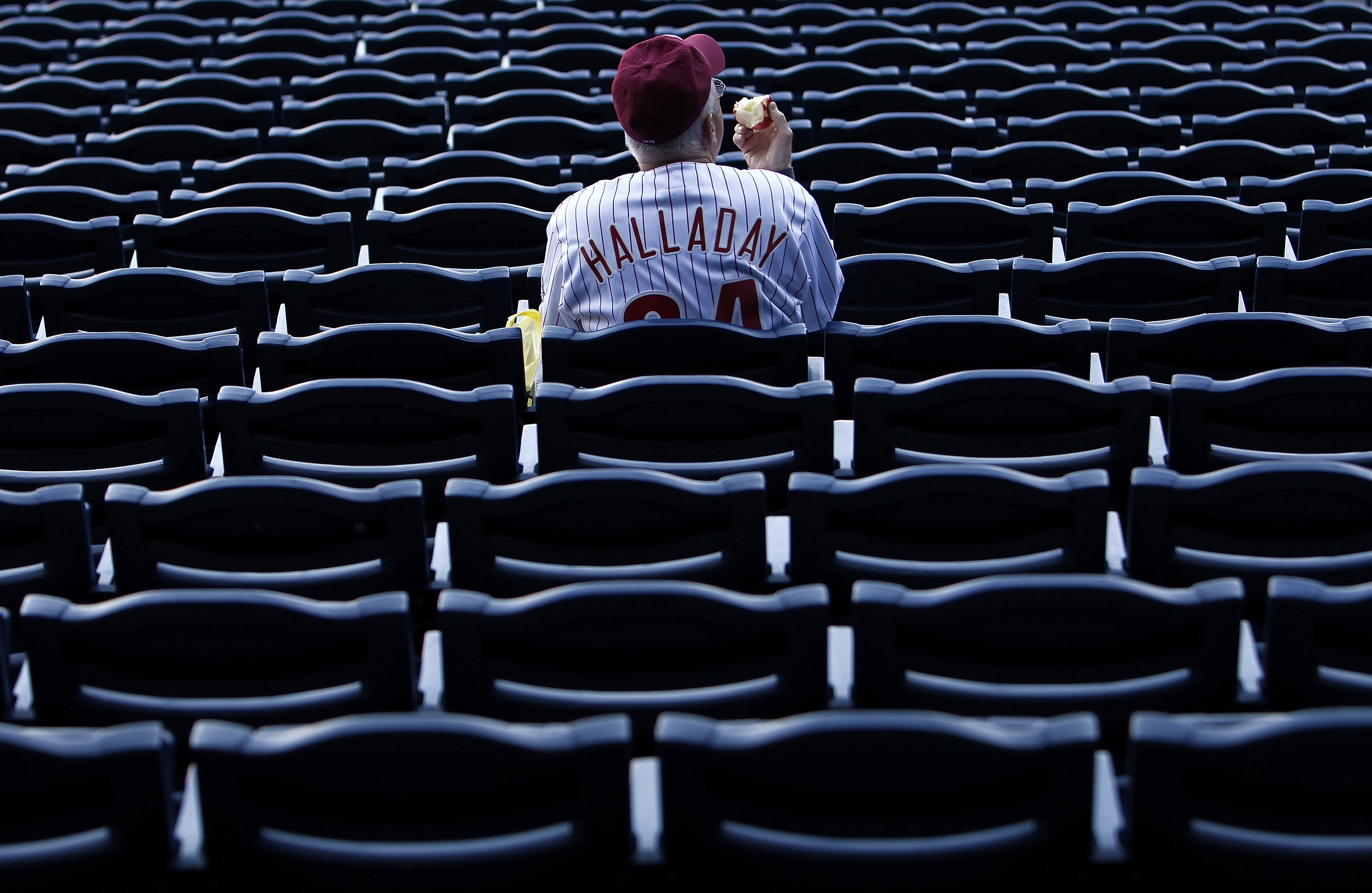 Cole Hamels Jersey, Replica & Authenitc Cole Hamels Phillies