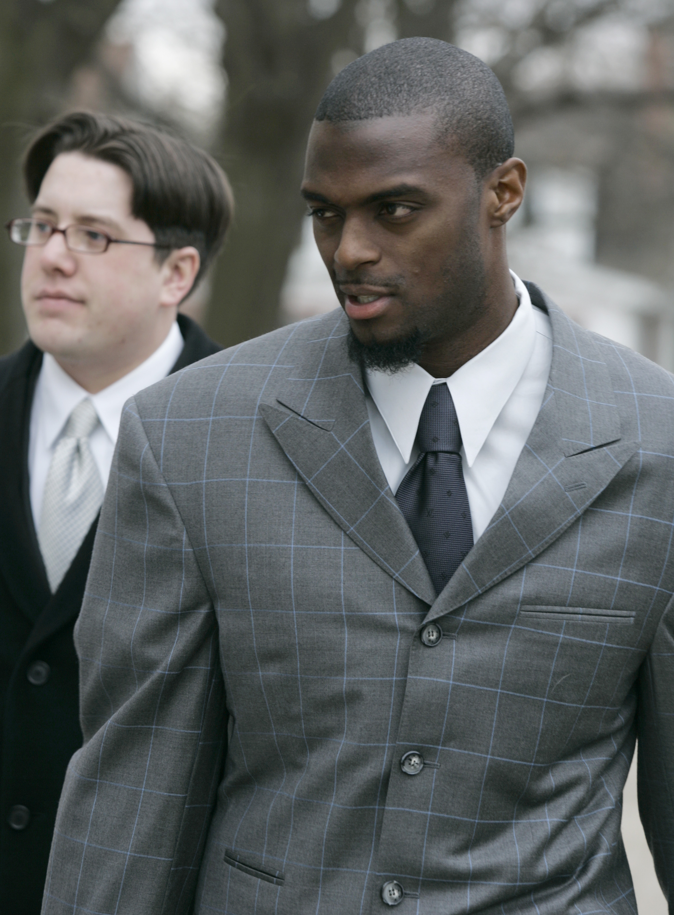 LEBANON - JANUARY 14: New York Giants wide receiver Plaxico Burress arrives at the Lebanon County Courthouse January 14, 2009 in Lebanon, Pa.  Burress is scheduled to appear in a civil trial in a dispute with an automobile dealer over what he owes in dama