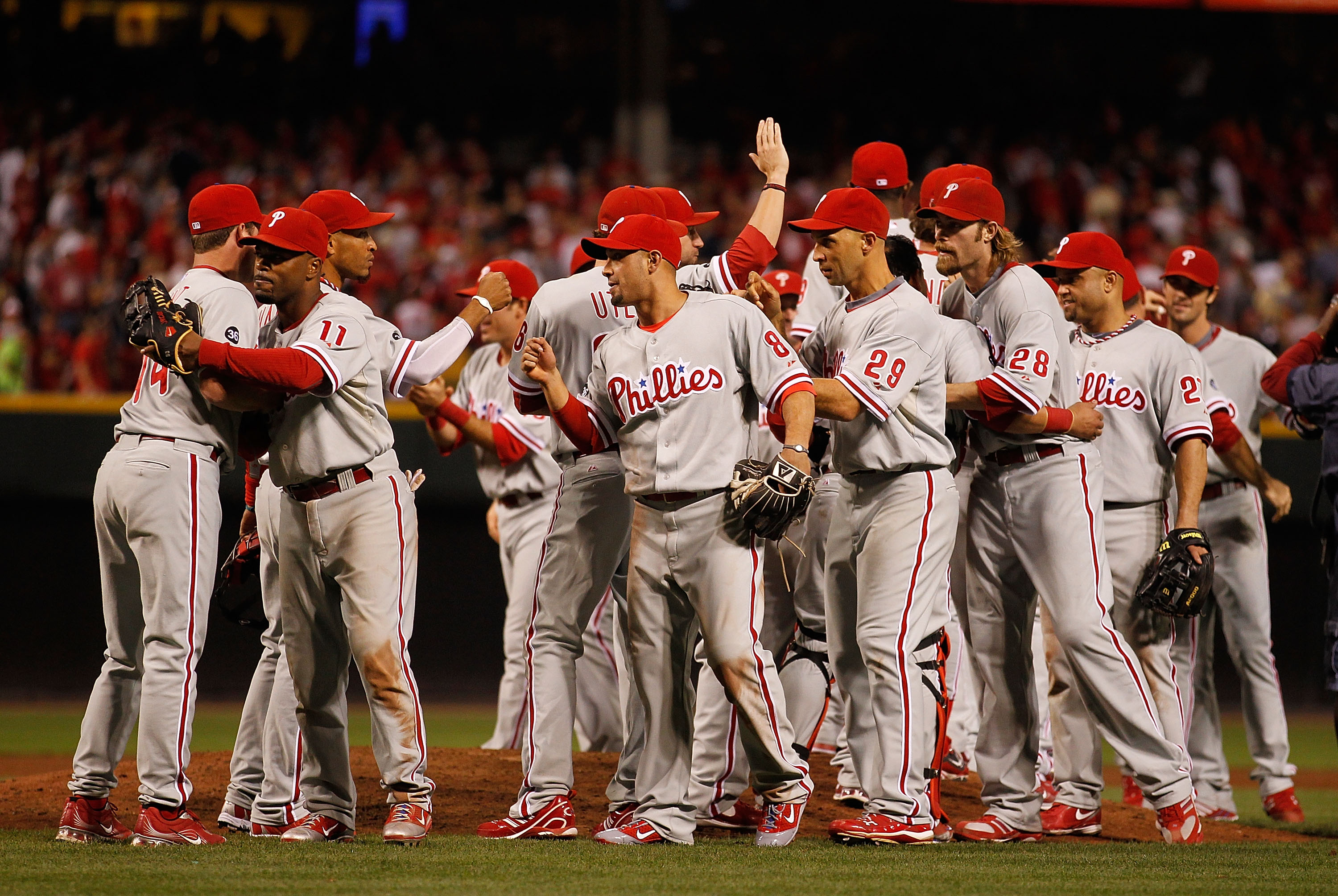 Shane Victorino powers Philadelphia Phillies past Cincinnati