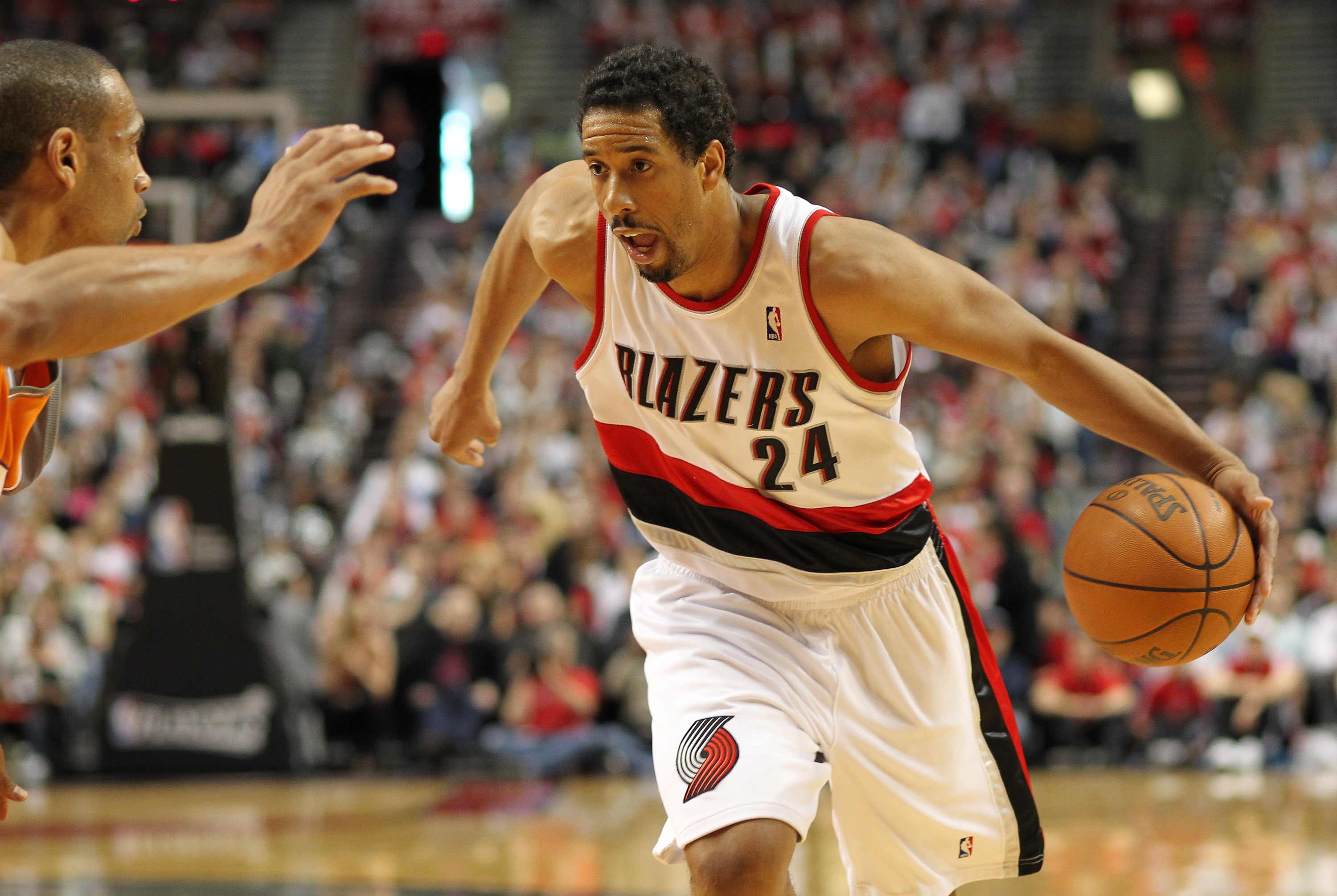 PORTLAND, OR - APRIL 24:  Andre Miller #24 of the Portland Trail Blazers drives against the Phoenix Suns during Game Four of the Western Conference Quarterfinals of the NBA Playoffs on April 24, 2010 at the Rose Garden in Portland, Oregon. NOTE TO USER: U