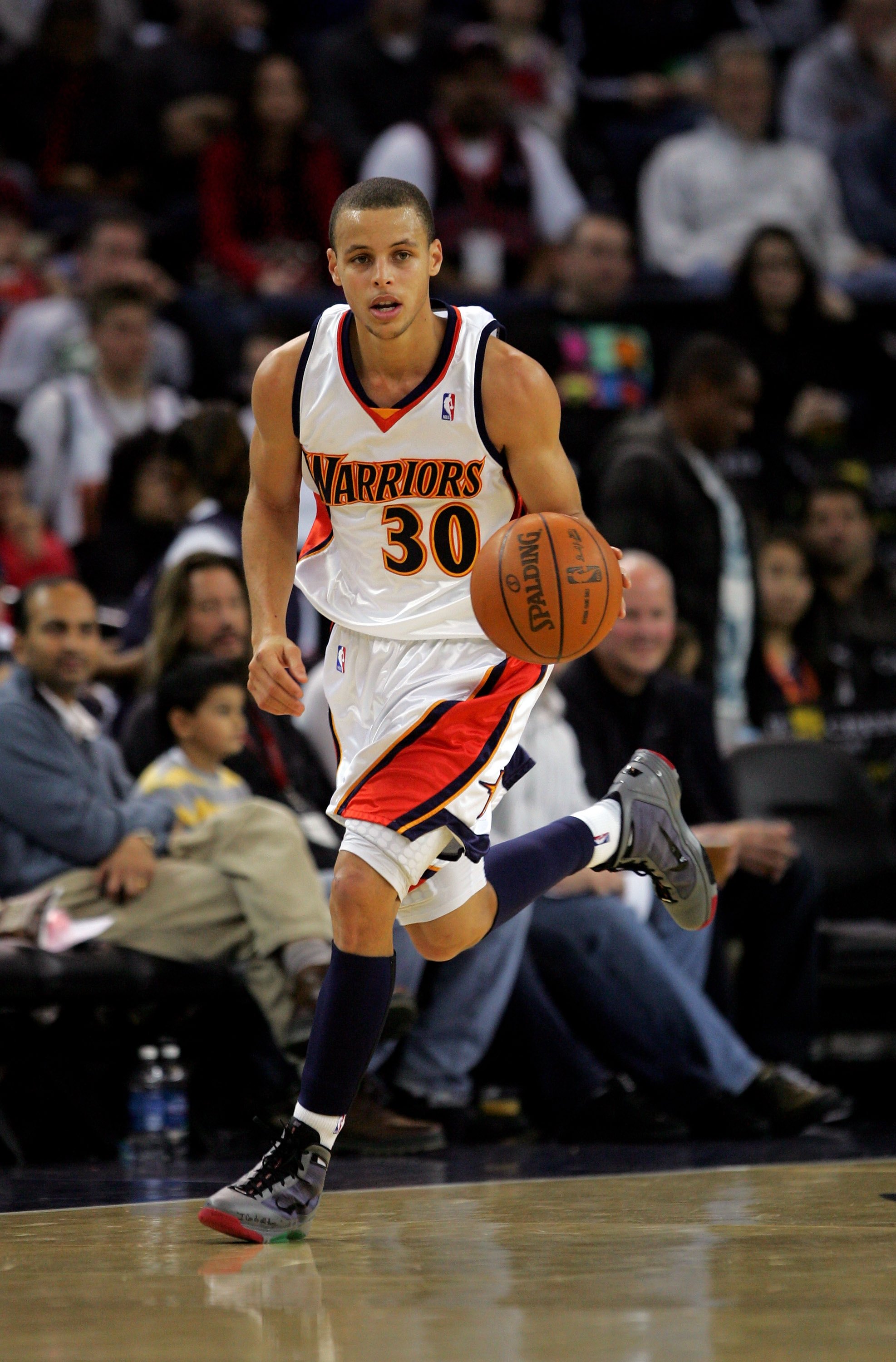 OAKLAND, CA - JANUARY 18:  Stephen Curry #30 of the Golden State Warriors in action during their game against the Chicago Bulls at Oracle Arena on January 18, 2010 in Oakland, California.  NOTE TO USER: User expressly acknowledges and agrees that, by down