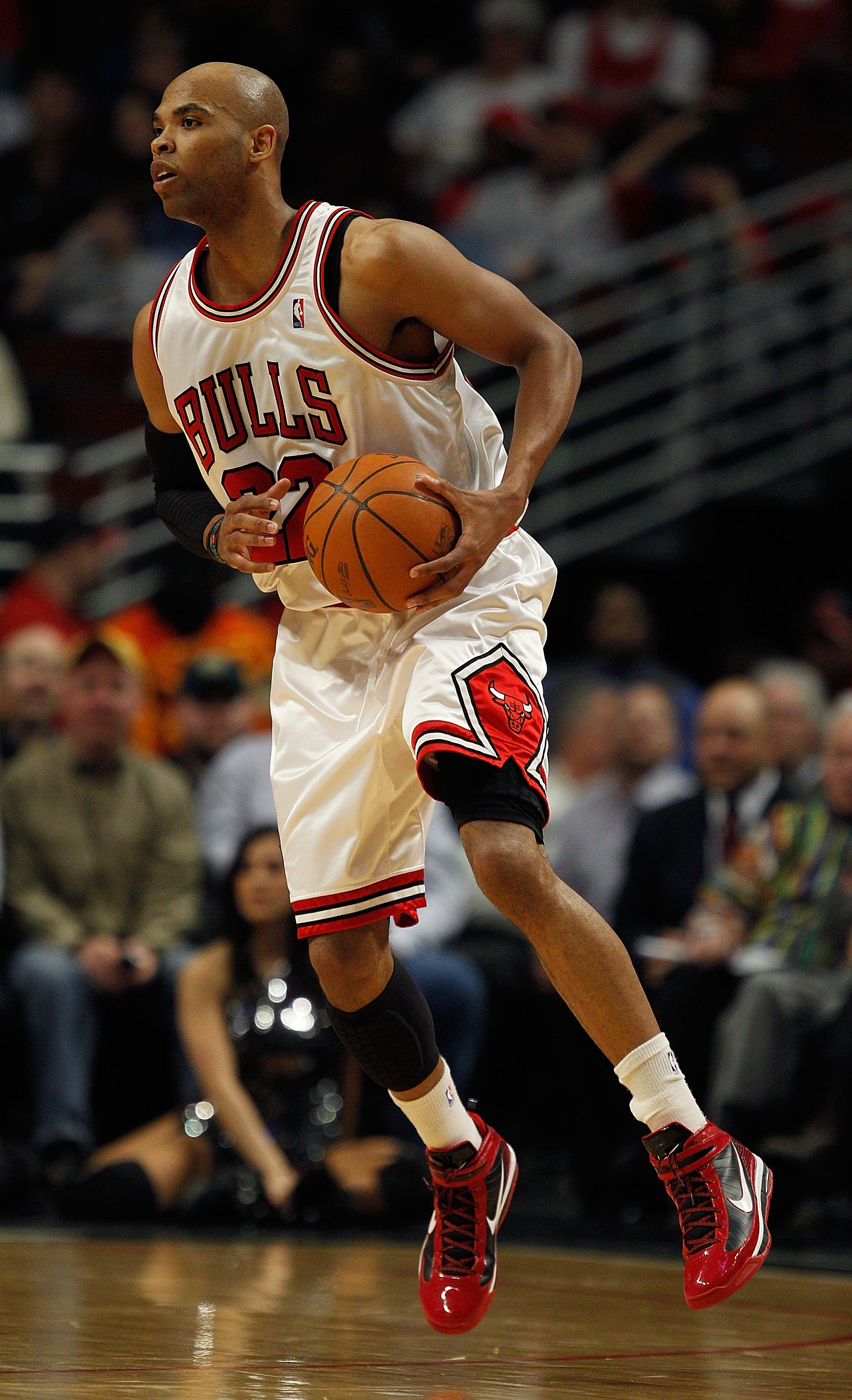 CHICAGO - MARCH 30: Taj Gibson #22 of the Chicago Bulls looks to pass against the Phoenix Suns at the United Center on March 30, 2010 in Chicago, Illinois. The Suns defeated the Bulls 111-105. NOTE TO USER: User expressly acknowledges and agrees that, by