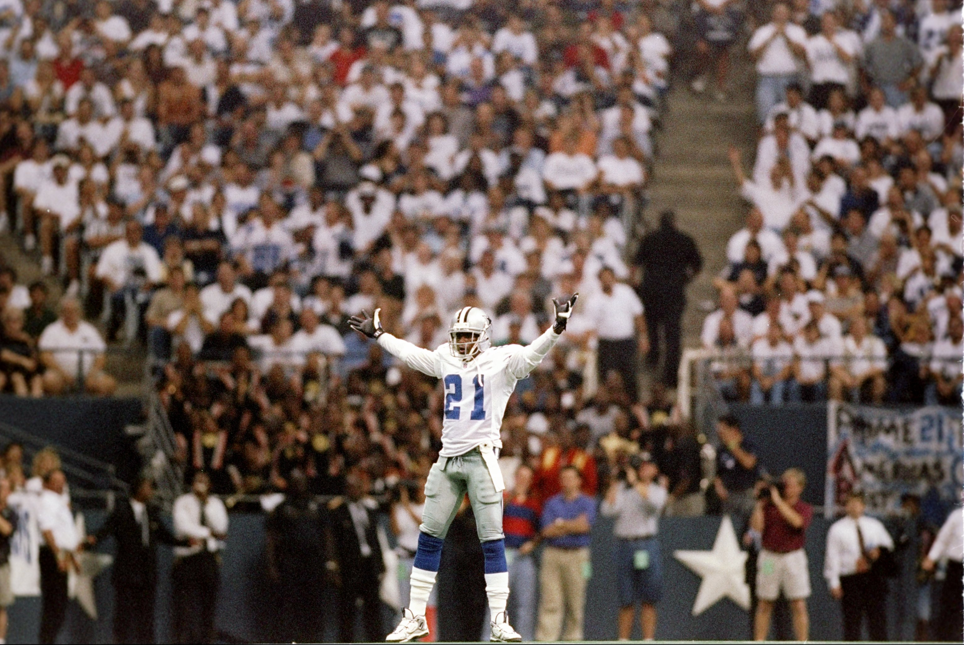 15 Sep 1997:  Cornerback Deion Sanders #21 of the Dallas Cowboys in action during a game against the Philadelphia Eagles at Texas Stadium in Irving, Texas.  The Cowboys won the game 21-20. Mandatory Credit: Stephen Dunn  /Allsport