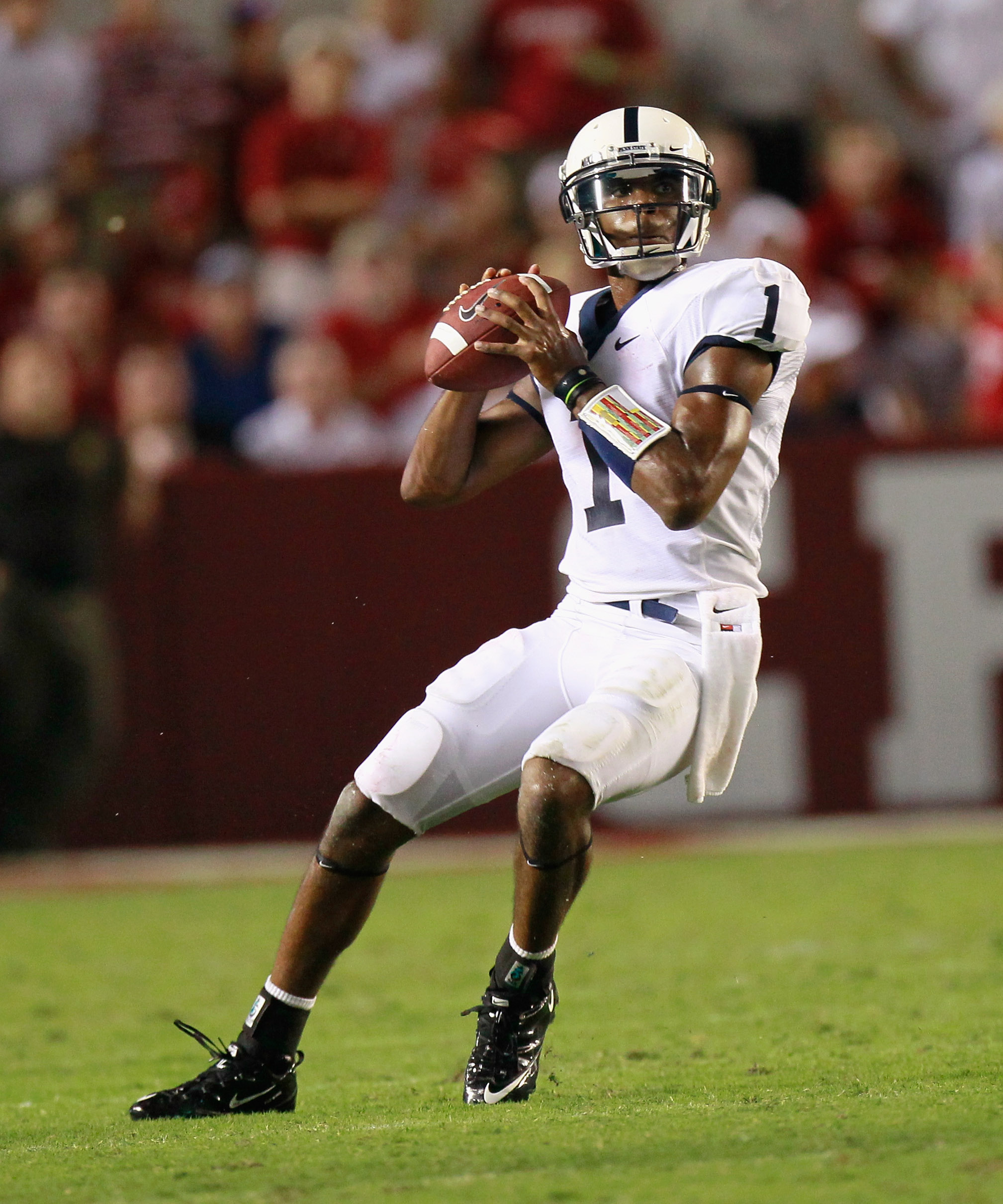 Top 10 Dual-Threat NCAA Football QBs: Who Will Win The Heisman Trophy ...