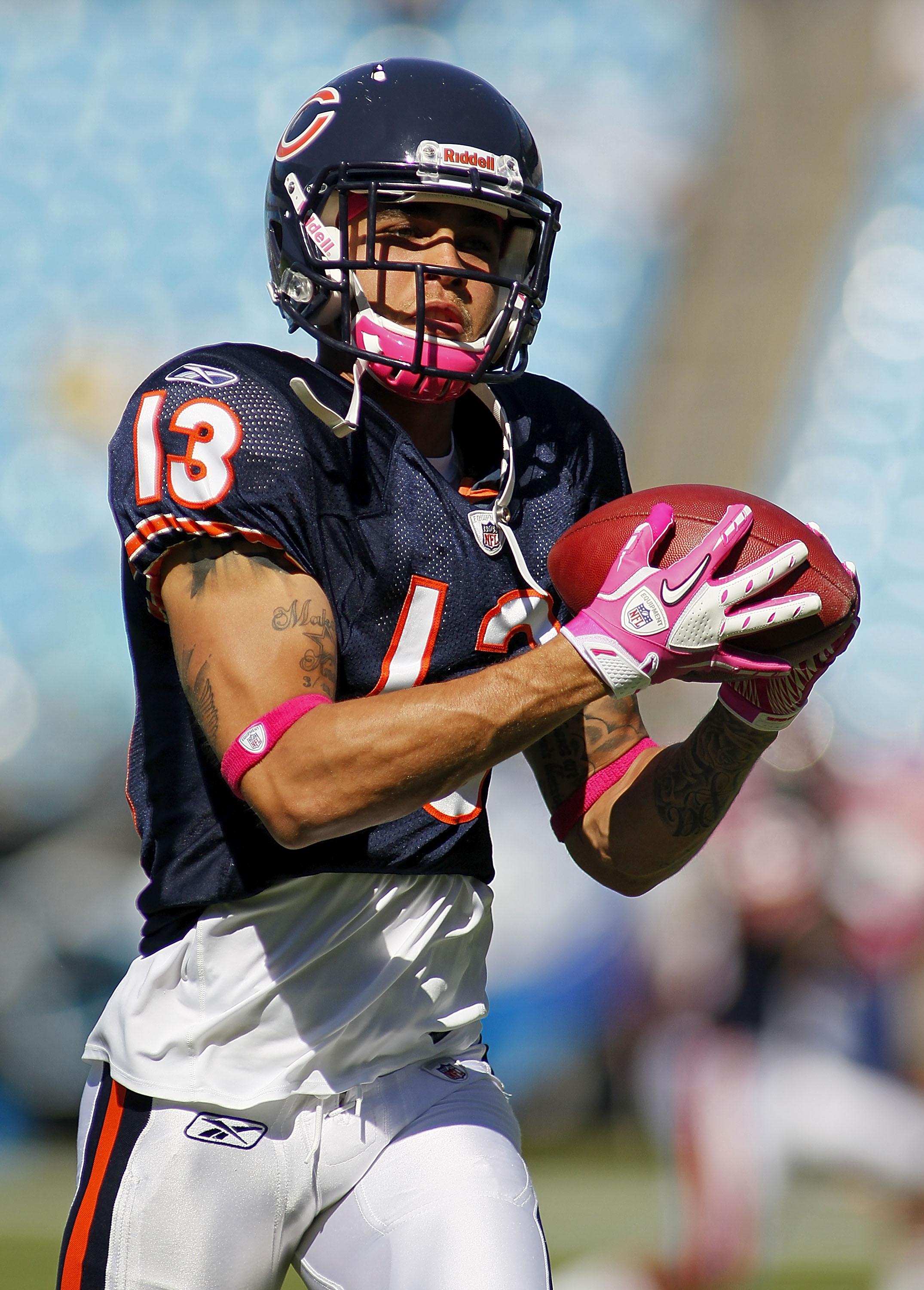 Chicago Bears wide receiver Johnny Knox (13) returns a kickoff