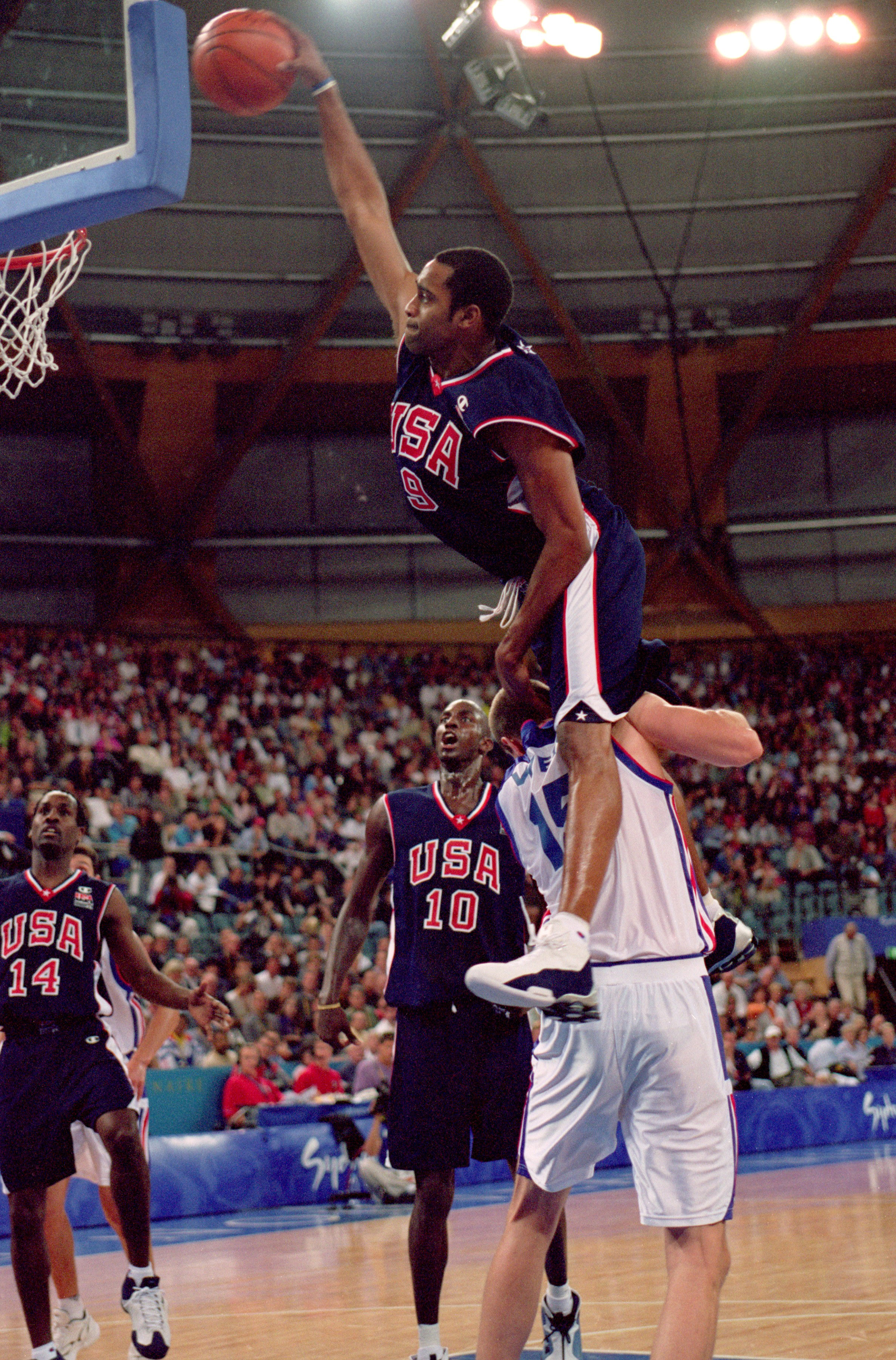 Vince Carter Looks Back At The 2000 Slam Dunk Contest (Thank You