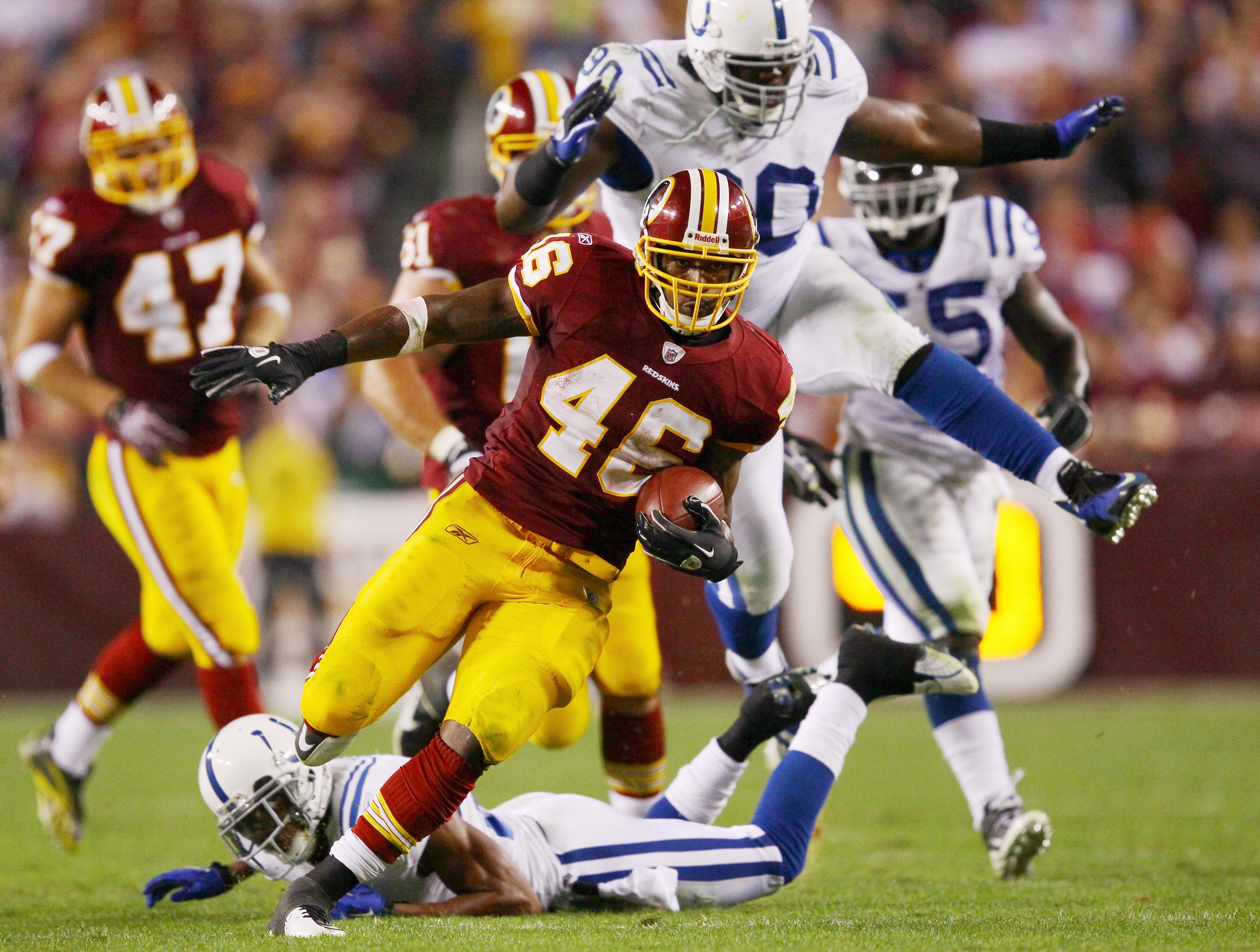 LANDOVER, MD - OCTOBER 17:  Ryan Torain #46 of the Washington Redskins heads up field for a long gain against the Indianapolis Colts at FedExField on October 17, 2010 in Landover, Maryland. The Colts won the game 27-24.  (Photo by Win McNamee/Getty Images