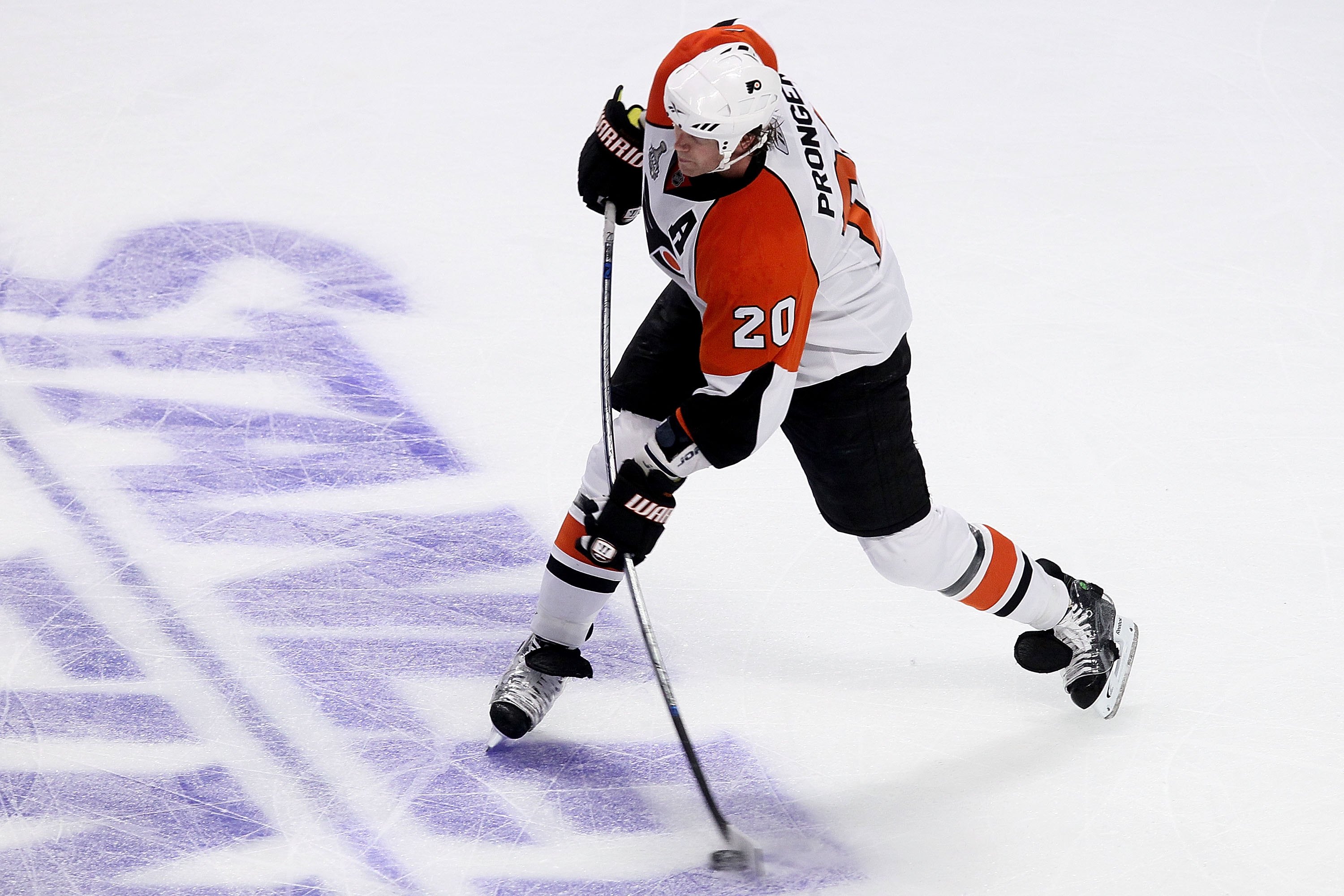 CHICAGO - JUNE 06:  Chris Pronger #20 of the Philadelphia Flyers handles the puck against the Chicago Blackhawks in Game Five of the 2010 NHL Stanley Cup Final at the United Center on June 6, 2010 in Chicago, Illinois.  (Photo by Jim McIsaac/Getty Images)