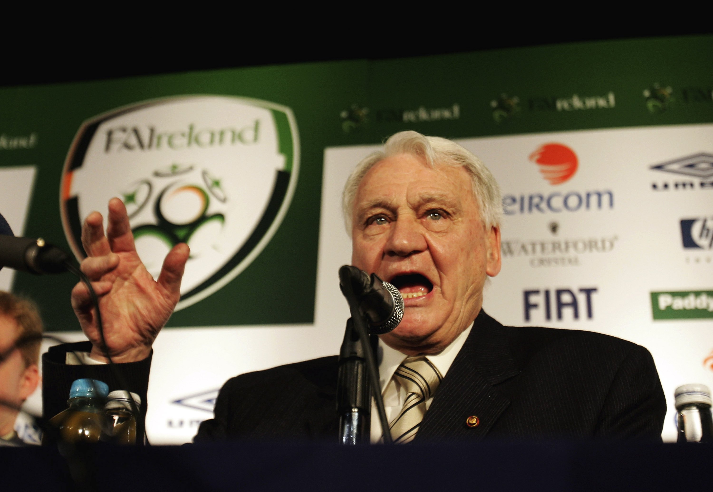 DUBLIN, IRELAND - JANUARY 16:  Sir Bobby Robson the new assistant coach of Ireland talks to the press during the press conference to announce the new Republic of Ireland  Management Team at the Mansion House on January 16, 2005 in Dublin, Ireland.  (Photo