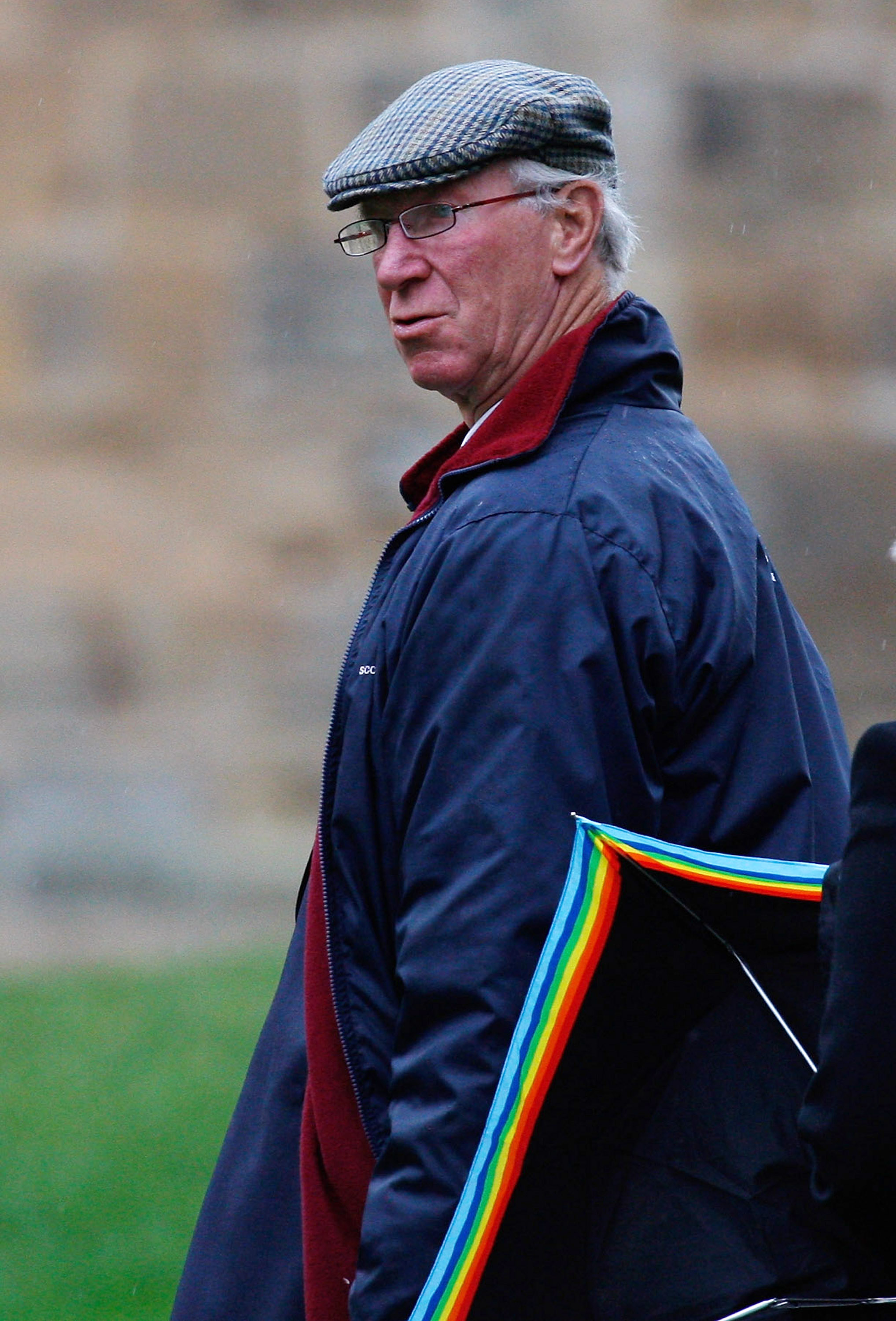 DURHAM, ENGLAND - SEPTEMBER 21:  Former England footballer Jack Charlton arrives before the Sir Bobby Robson Memorial Service at Durham Cathedral on September 21, 2009 in Durham, England. Thousands of football fans are expected to pay tribute to the forme
