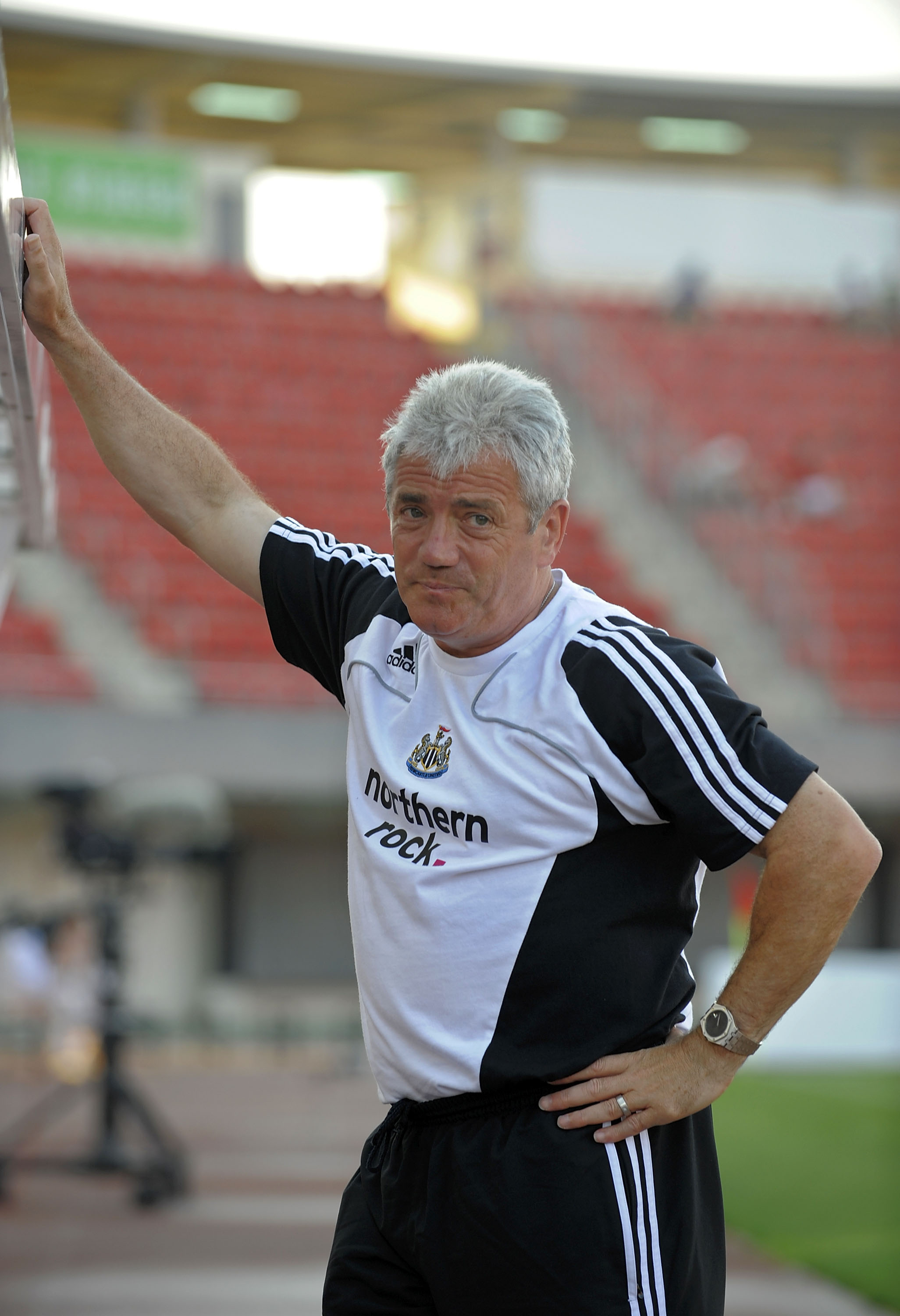 PALMA DE MALLORCA, SPAIN - AUGUST 01:  Newcastle United manager Kevin Keegan watches his side warm-up before the pre-season friendly match between Hertha Berlin and Newcastle United at the Ono stadium on August 1, 2008 in Palma de Mallorca, Spain.  (Photo