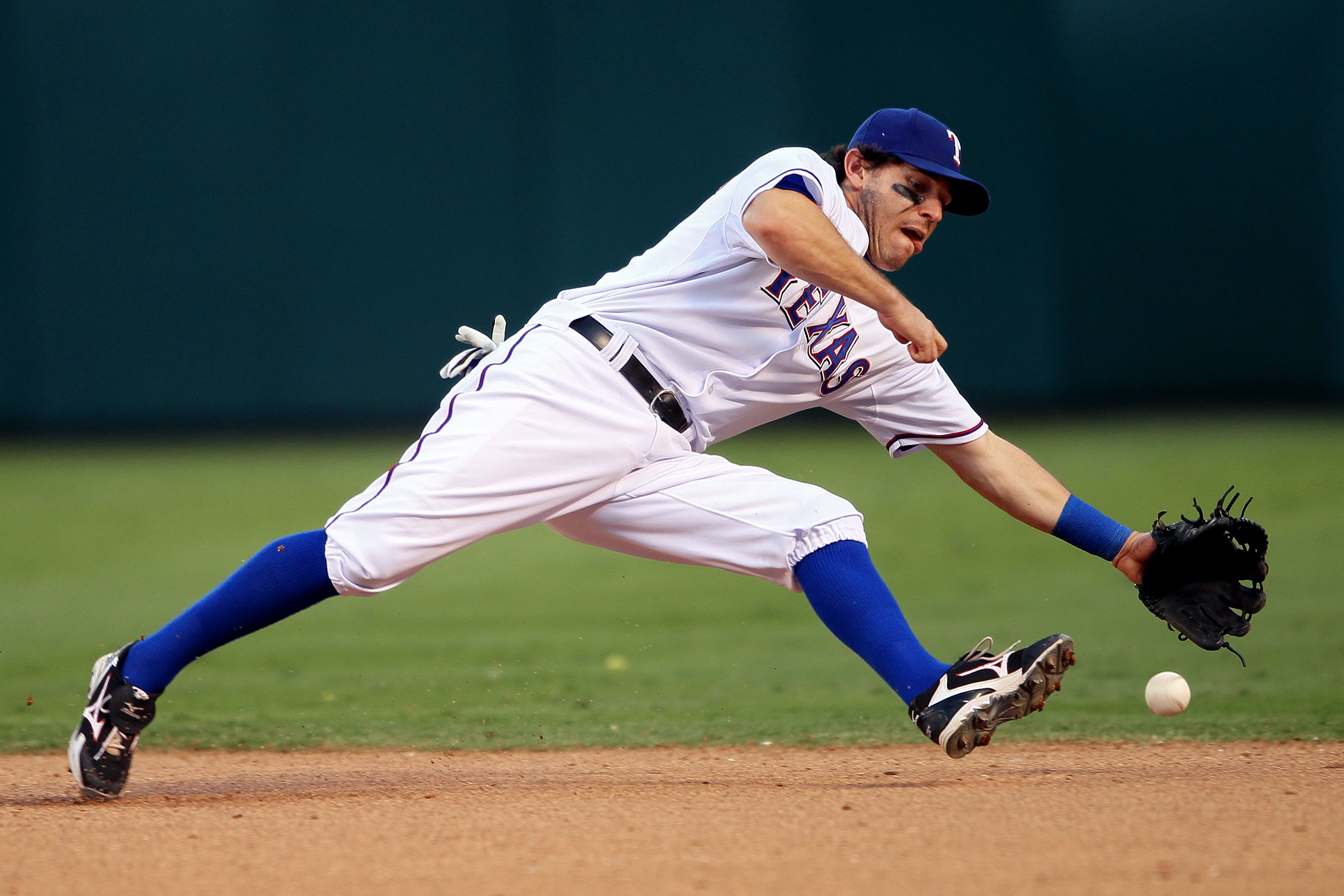 Kinsler and Andrus Drive Rangers at Plate and in Field - The New York Times