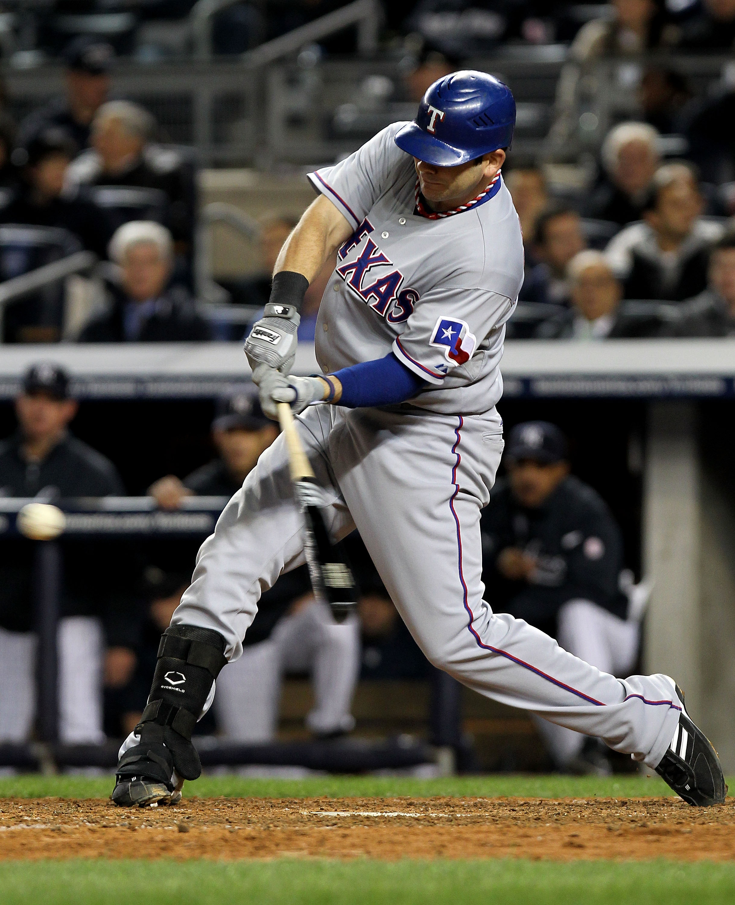 Rangers' big bats bash Yankees, 15-4