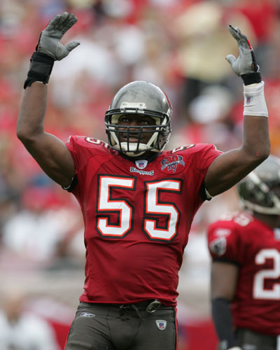 16 NOVEMBER 2008: Tampa Bay Buccaneers linebacker Derrick Brooks (55)  during the Tampa Bay Buccaneers' 19