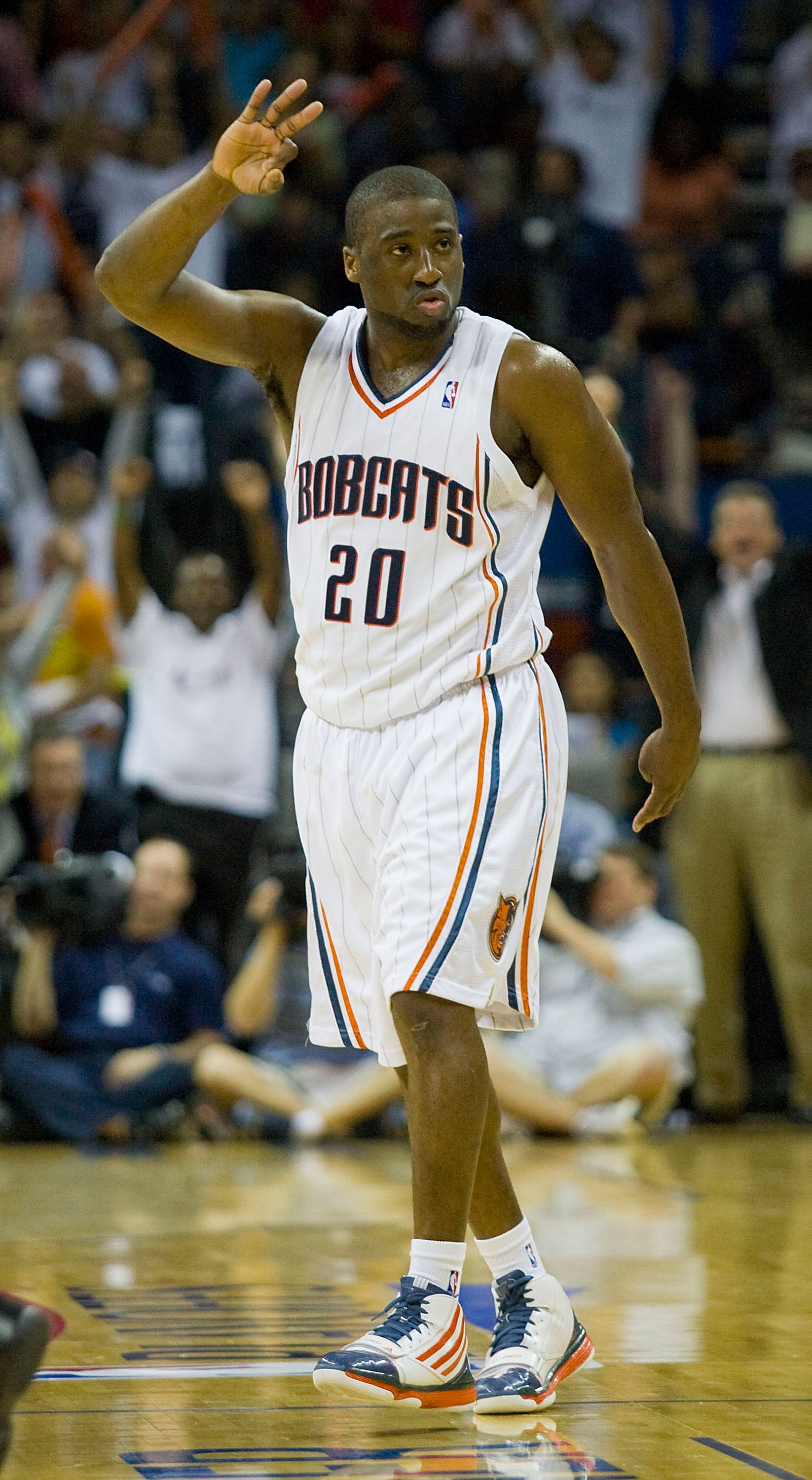 Amare, Felton help Knicks bury Suns