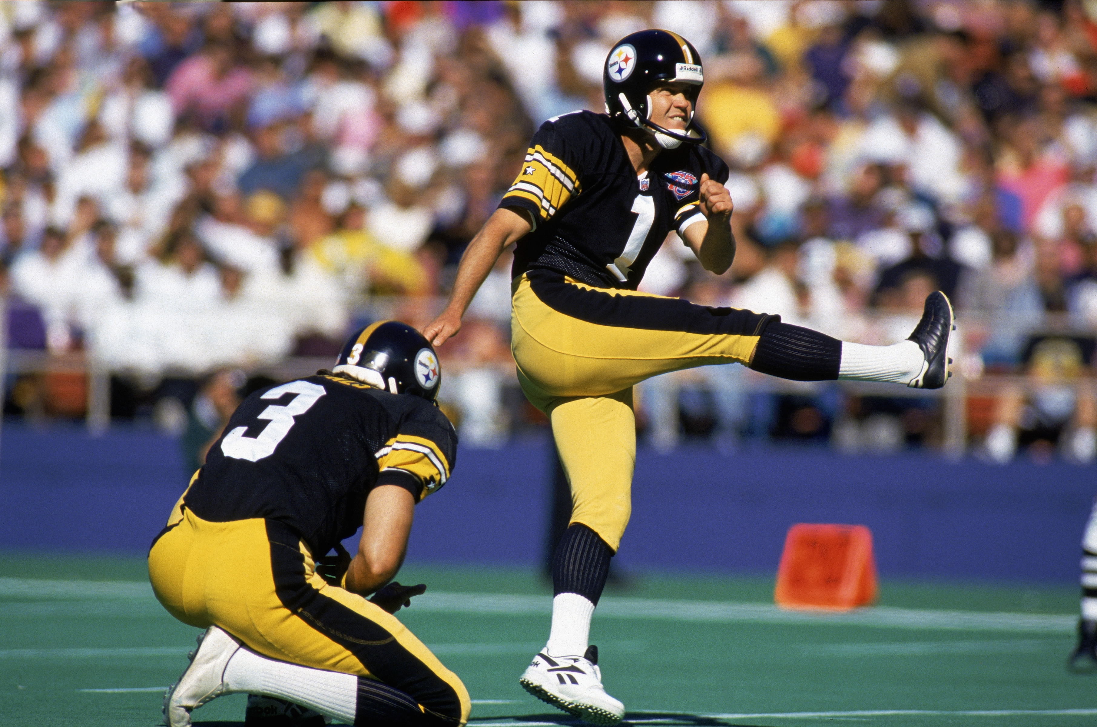 PITTSBURGH ?? OCTOBER 16:  Place kicker Gary Anderson #1 of the Pittsburgh Steelers follows through on a kick during a NFL game against the Cincinnati Bengals at Three Rivers Stadium on October 16, 1994 in Pittsburgh, Pennsylvania.  The Steelers defeated