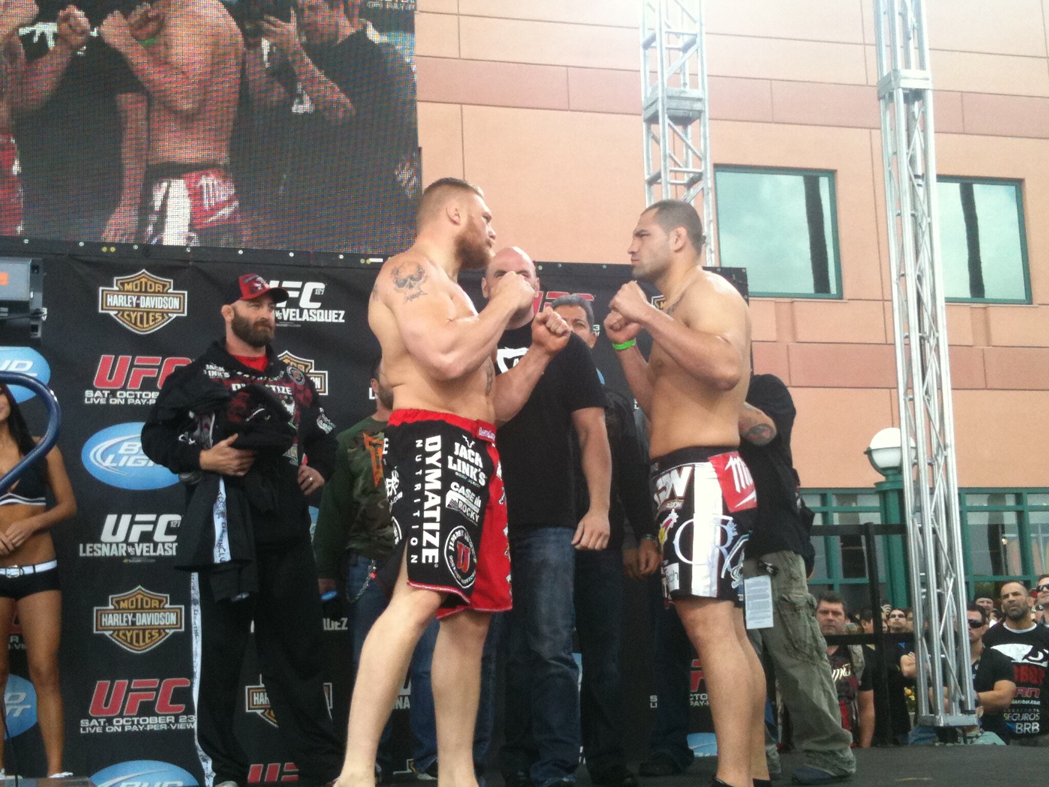 UFC 121: Brock Lesnar vs. Cain Velasquez Weigh-in Photo Gallery