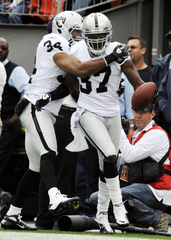 Oakland Raiders Embarrass Broncos: Darren McFadden Dominates