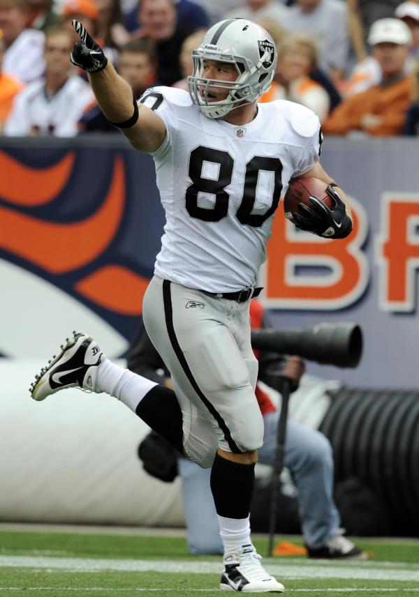 Oakland Raiders Embarrass Broncos: Darren McFadden Dominates