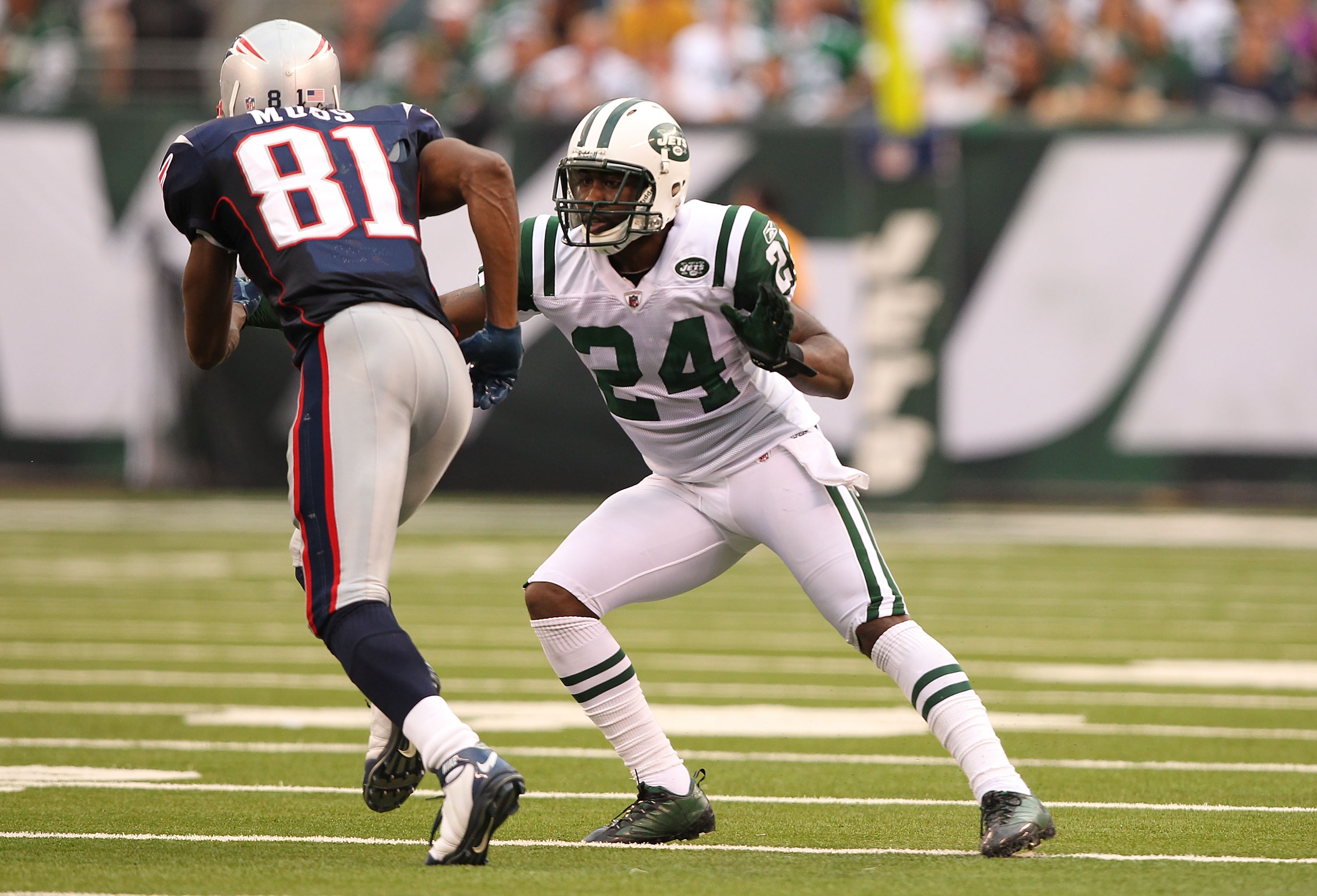 NY Jets corner Darrelle Revis hoping to keep Terrell Owens from breaking  out 