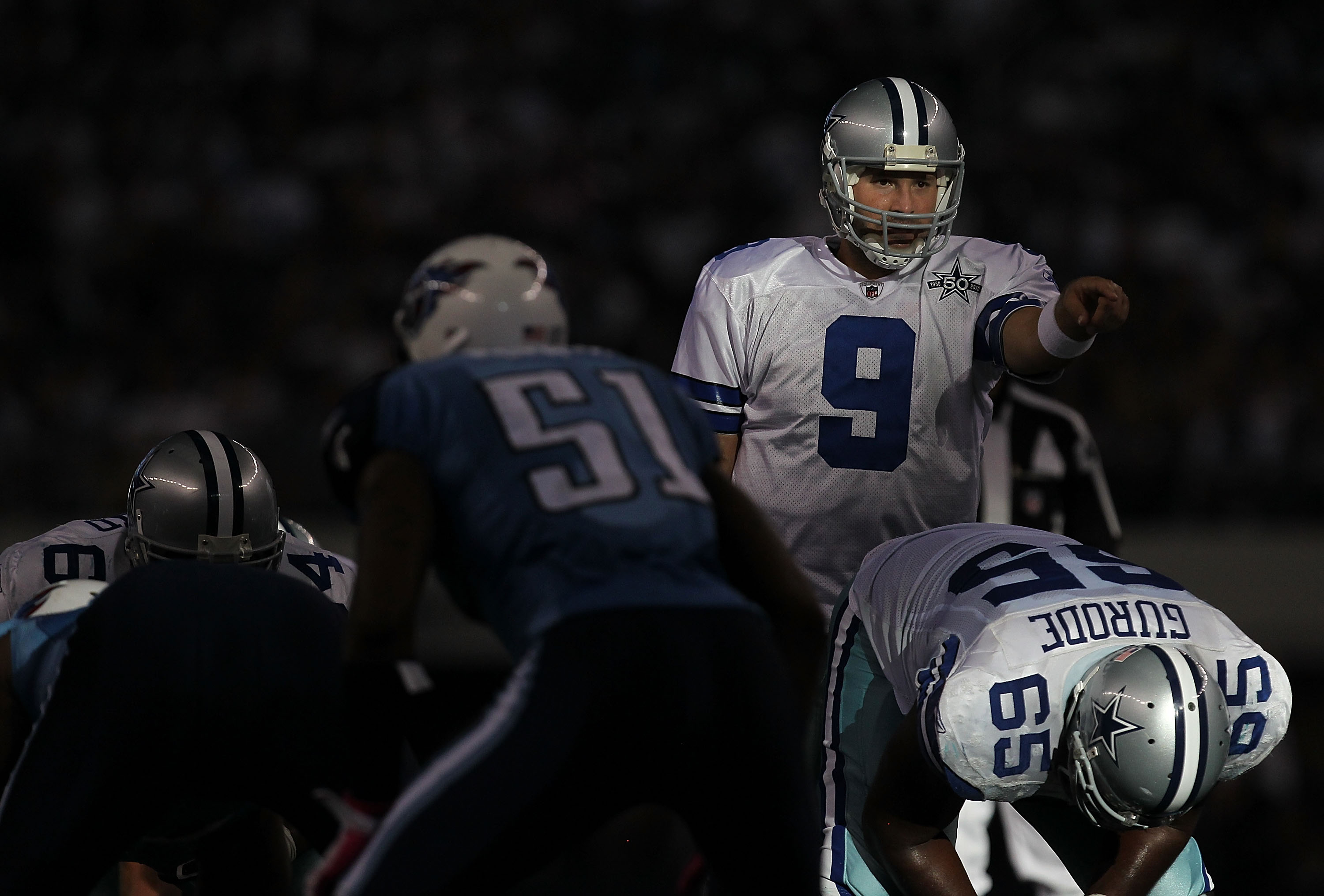 Dallas Cowboys Qb Tony Romo is all smiles during the 2010 NFL Pro