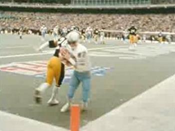 Houston Oilers vs Pittsburgh Steelers gameplay at Three Rivers