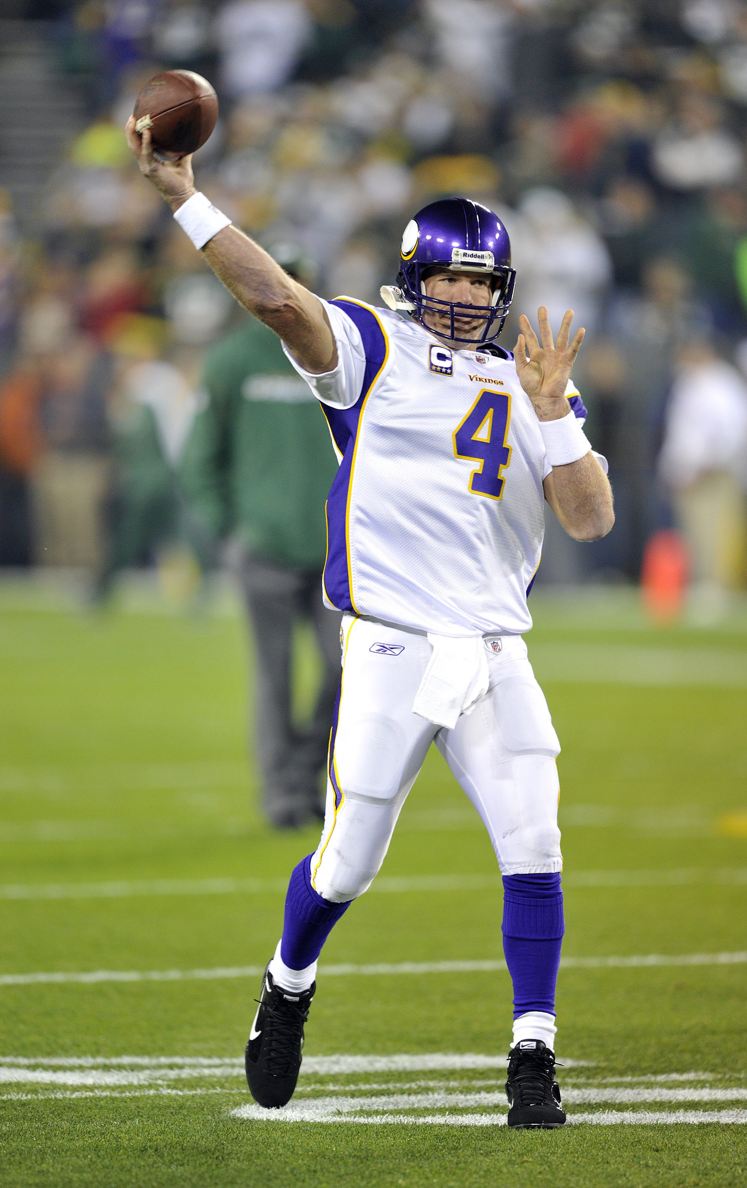 Brett Favre of the Minnesota Vikings warms up before the season