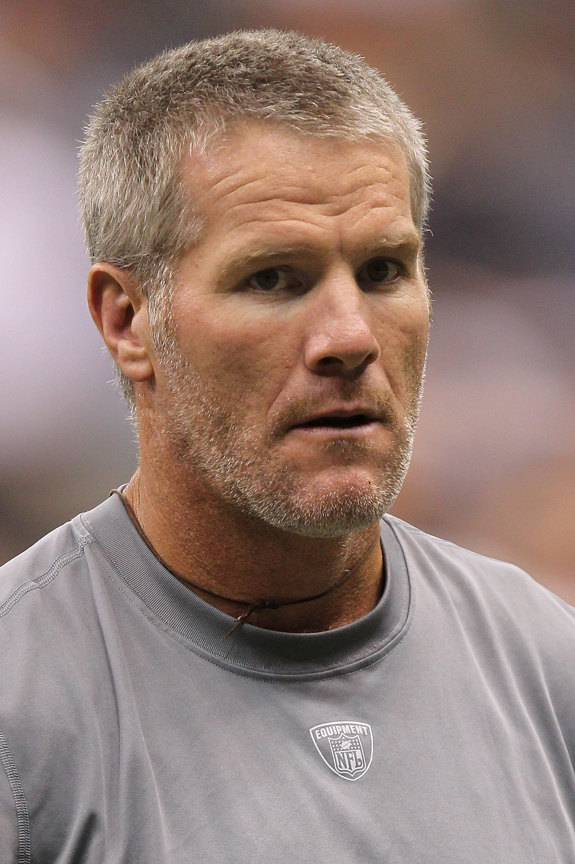 Brett Favre, Detroit Lions dismiss talk of his age factoring into Vikings'  0-2 start 