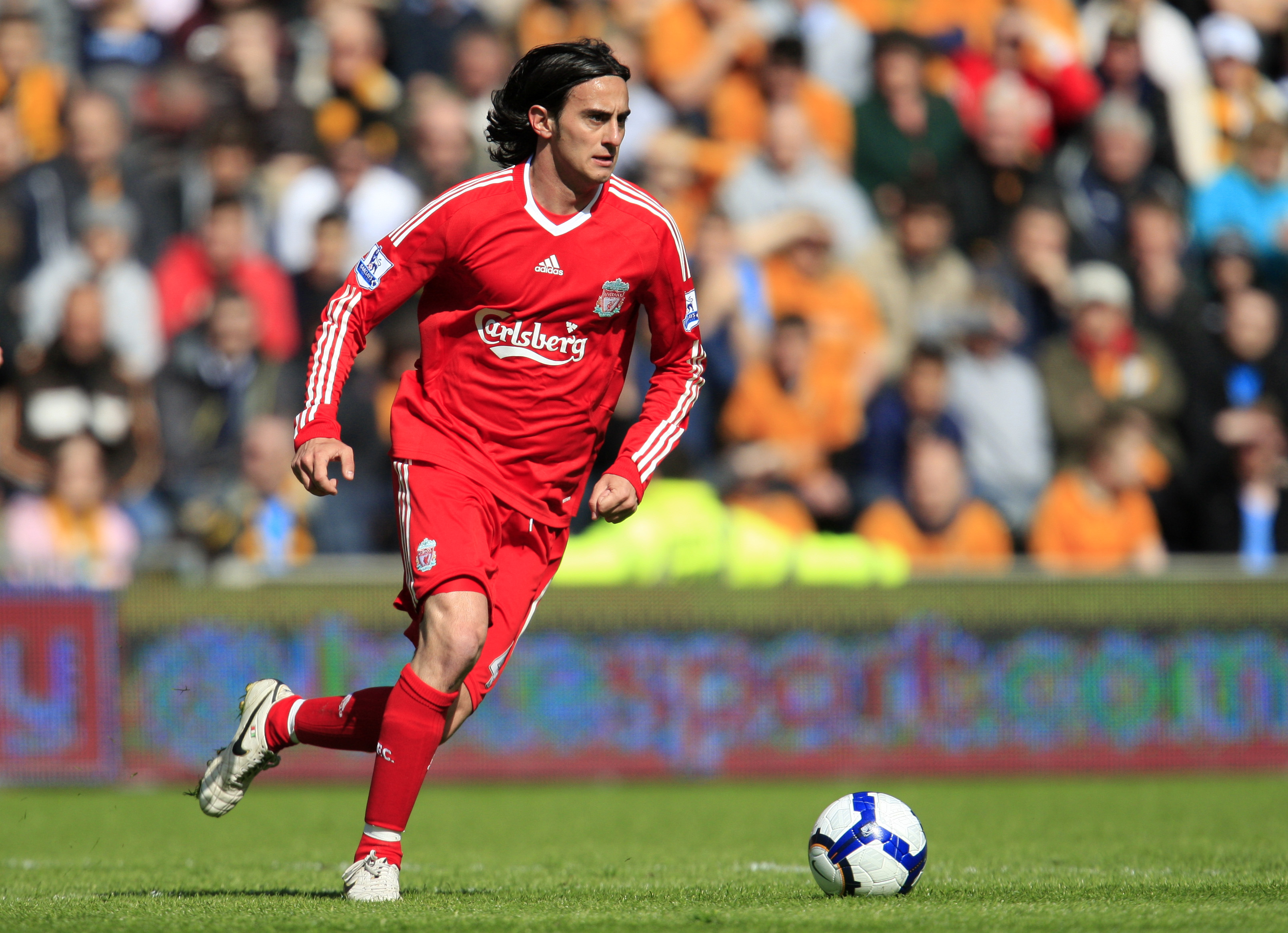 HULL, ENGLAND - MAY 9:  Alberto Aquilani of Liverpool during the Barclays Premier League match between Hull City and Liverpool at the KC Stadium on May 9, 2010 in Hull, England. (Photo by Jed Leicester/Getty Images)
