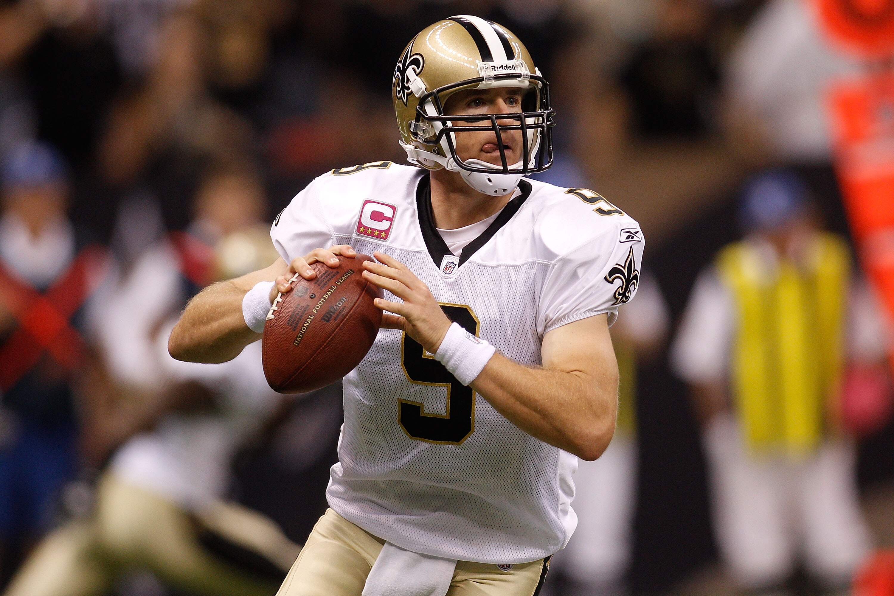NEW ORLEANS - OCTOBER 24:  Drew Brees #9 of the New Orleans Saints in action during the game against the Cleveland Browns at the Louisiana Superdome on October 24, 2010 in New Orleans, Louisiana.  (Photo by Chris Graythen/Getty Images)