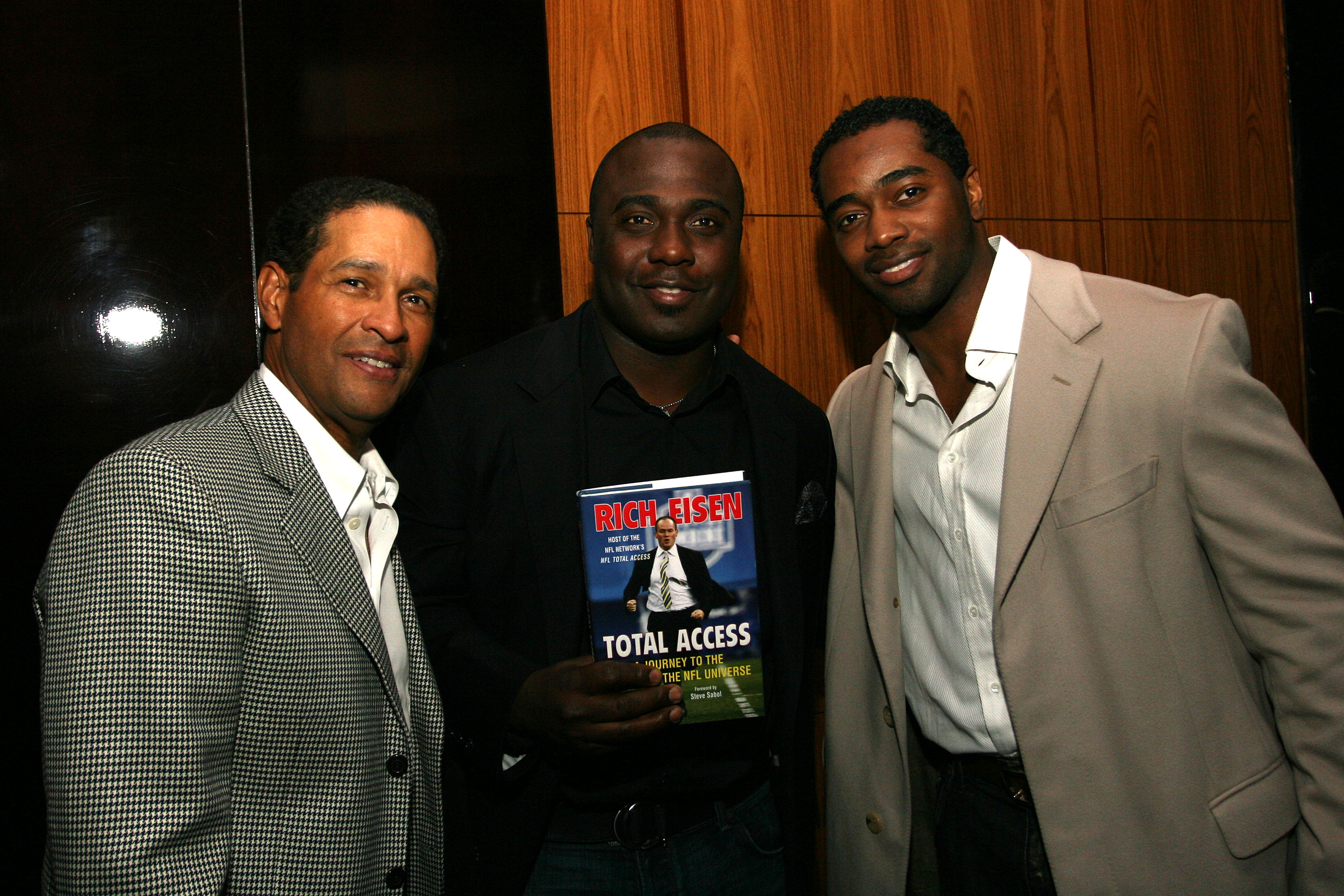 NEW YORK - NOVEMBER 5:  (L-R) Bryant Gumbel, Marshall Faulk and Curtis Martin attend the book launch for Rich Eisen?s 'Total Access' at The Stone Rose Lounge November 5, 2007 in New York. (Photo by Donald Bowers/Getty Images for Rich Eisen)