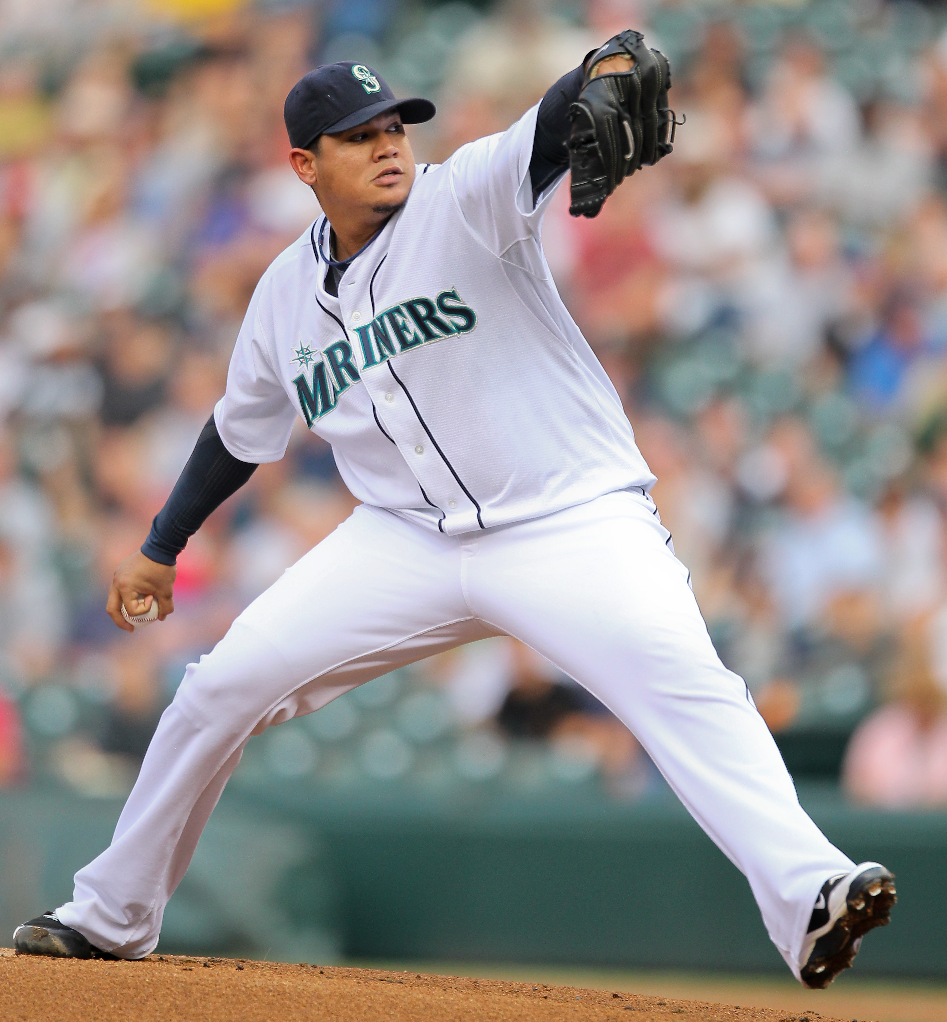 SEATTLE - AUGUST 05:  Starter Felix Hernandez #34 of the Seattle Mariners pitches against the Texas Rangers at Safeco Field on August 5, 2010 in Seattle, Washington. (Photo by Otto Greule Jr/Getty Images)