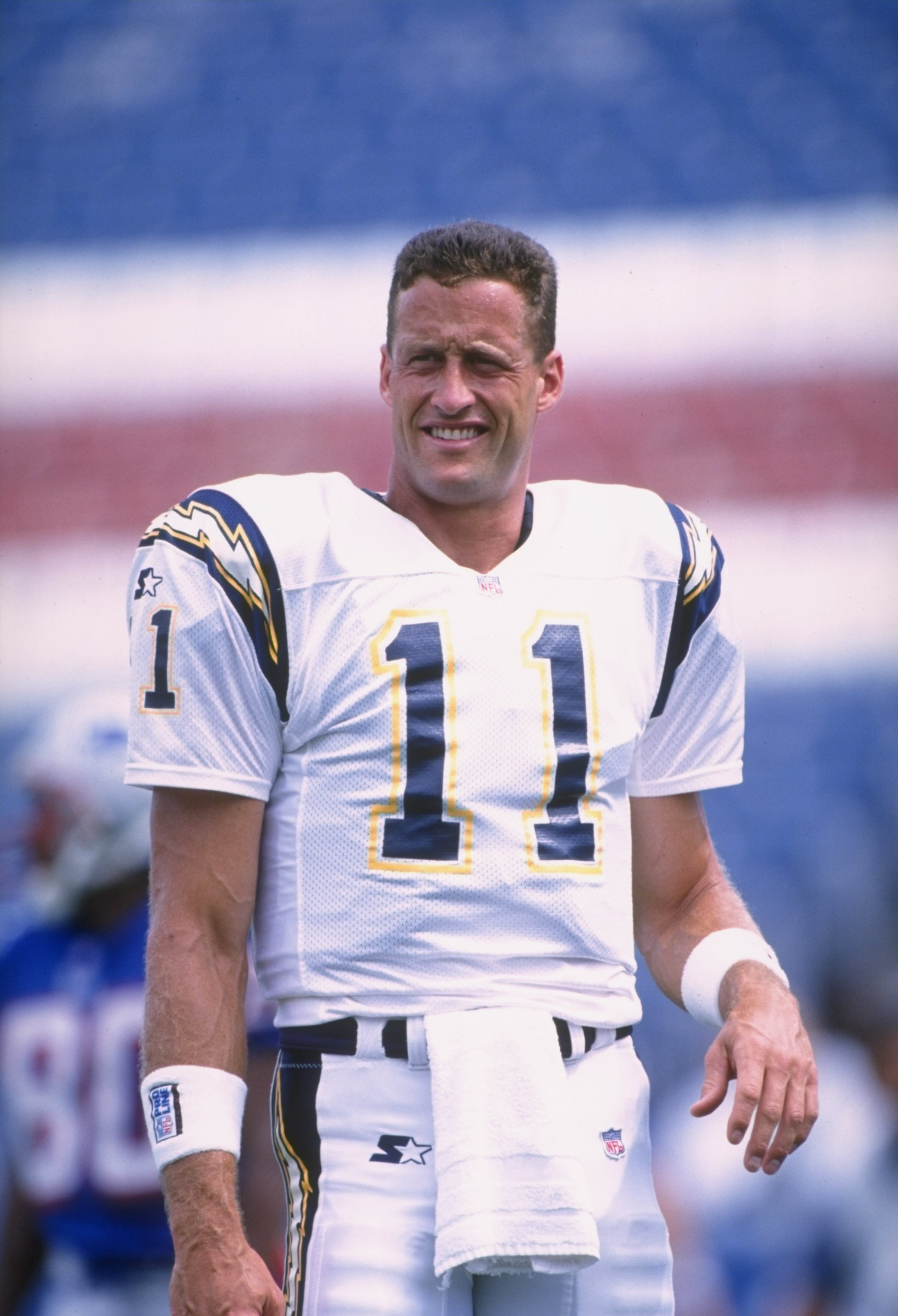 31 Aug 1997:  Quarterback Jim Everett of the San Diego Chargers during the Chargers 41-7 loss to the New England Patriots at Foxboro Stadium in Foxboro, Massachusetts.
