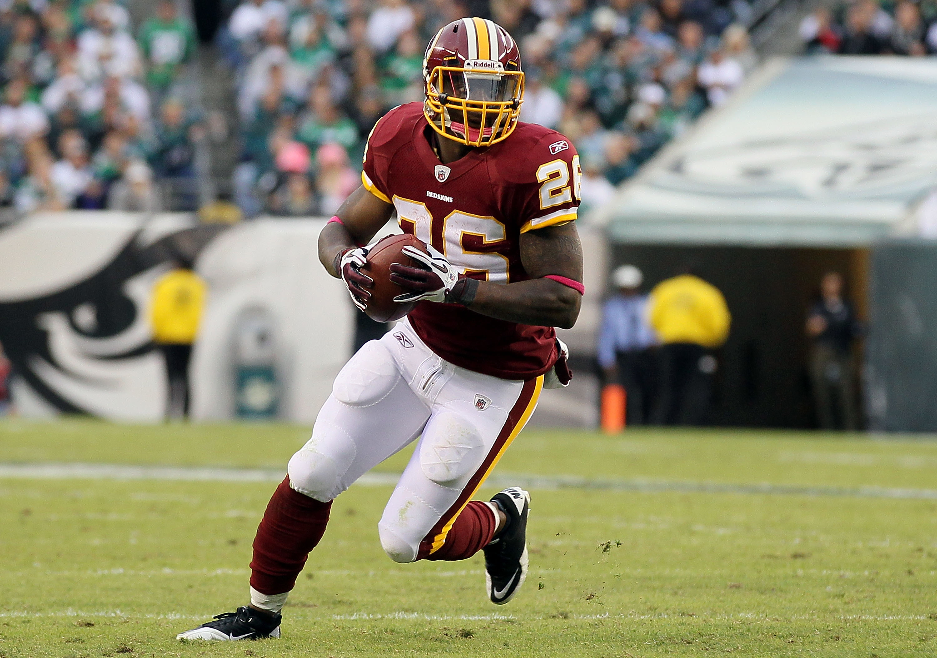 PHILADELPHIA - OCTOBER 03:  Clinton Portis #26 of the Washington Redskins runs the ball against the Philadelphia Eagles on October 3, 2010 at Lincoln Financial Field in Philadelphia, Pennsylvania.  (Photo by Jim McIsaac/Getty Images)