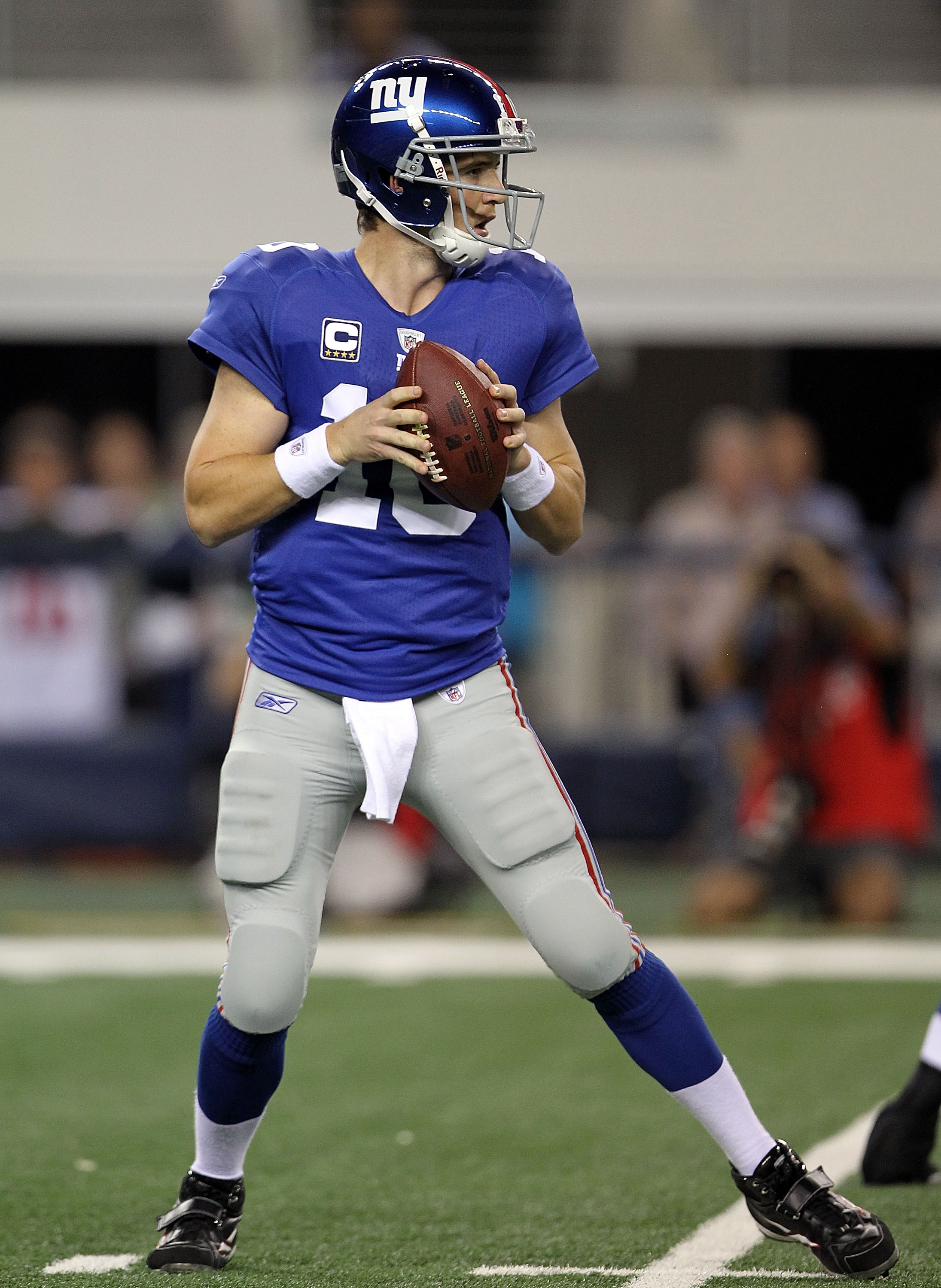 New York Giants quarterback Eli Manning throws a pass against the  Washington Redskins in the first