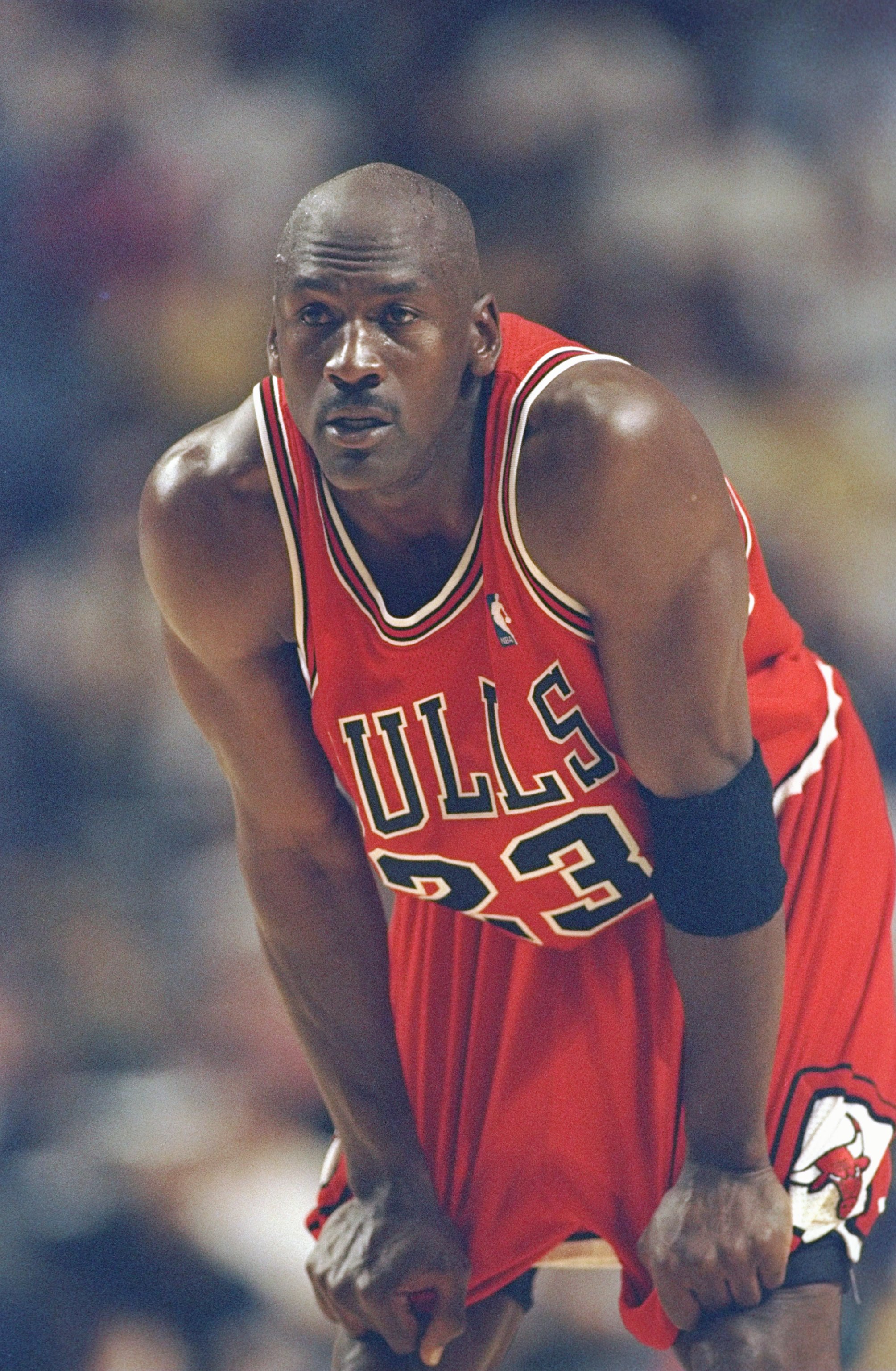 Michael Jordan of the Chicago Bulls shoots against the Los Angeles