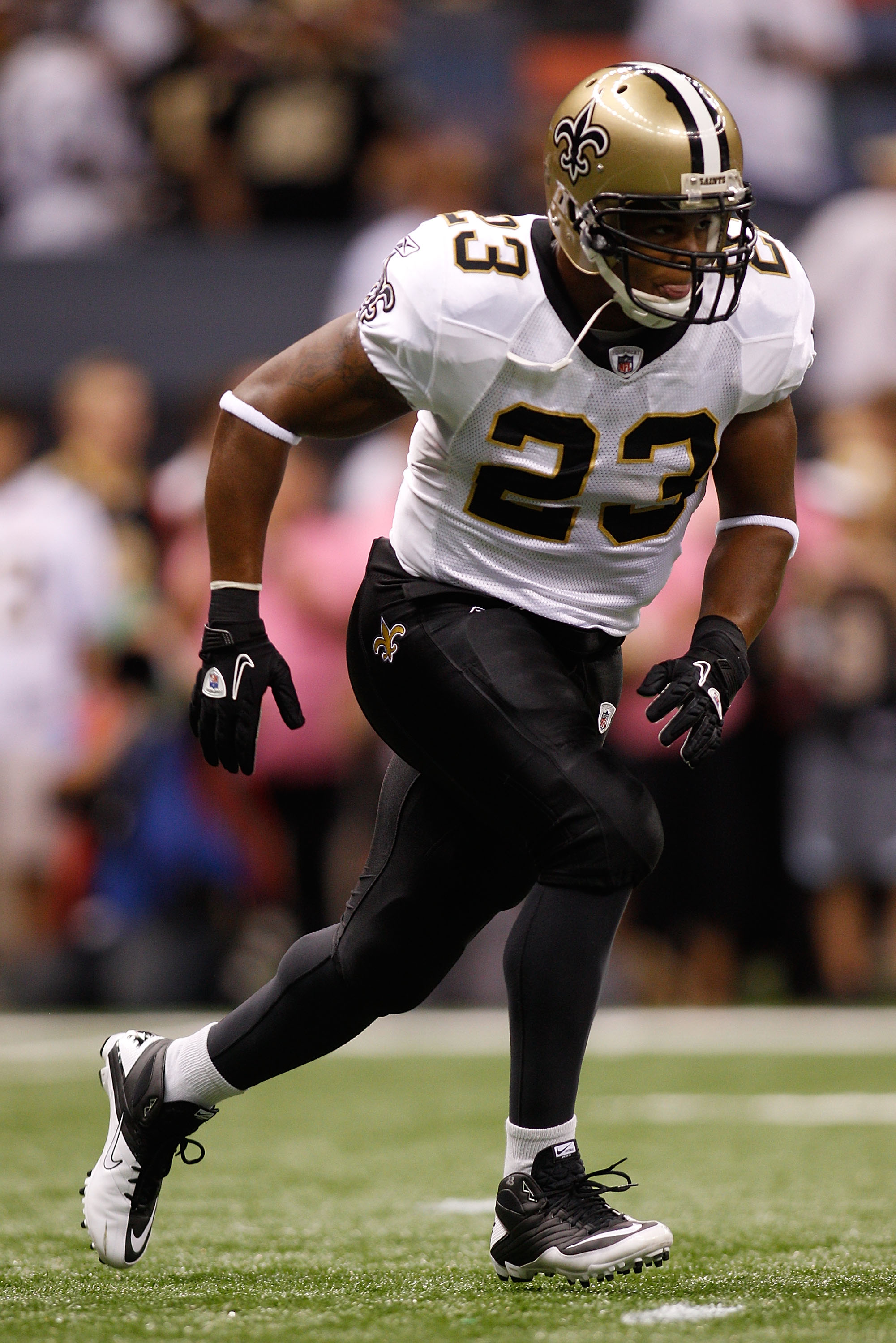 NEW ORLEANS - SEPTEMBER 26:  Pierre Thomas #23 of the New Orleans Saints in action during the game against the Atlanta Falcons at the Louisiana Superdome on September 26, 2010 in New Orleans, Louisiana.  (Photo by Chris Graythen/Getty Images)