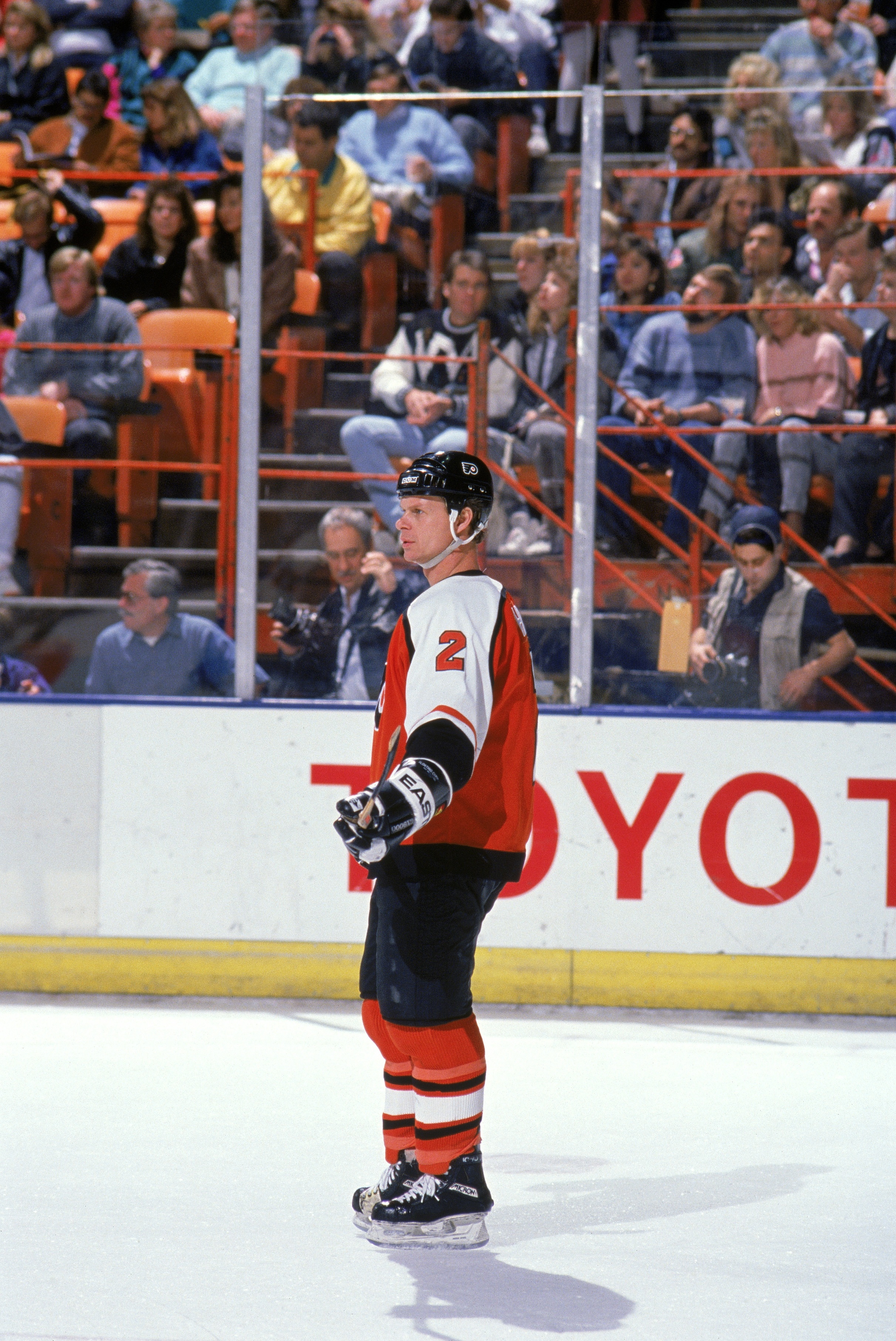 INGLEWOOD, CA - 1989:  Defense Mark Howe #2 of the Philadelphia Flyers skates on the ice during a game against the Los Angeles Kings during the 1989-90 season at the Great Western Forum in Inglewood, California.  (Photo by Ken Levine/Getty Images)