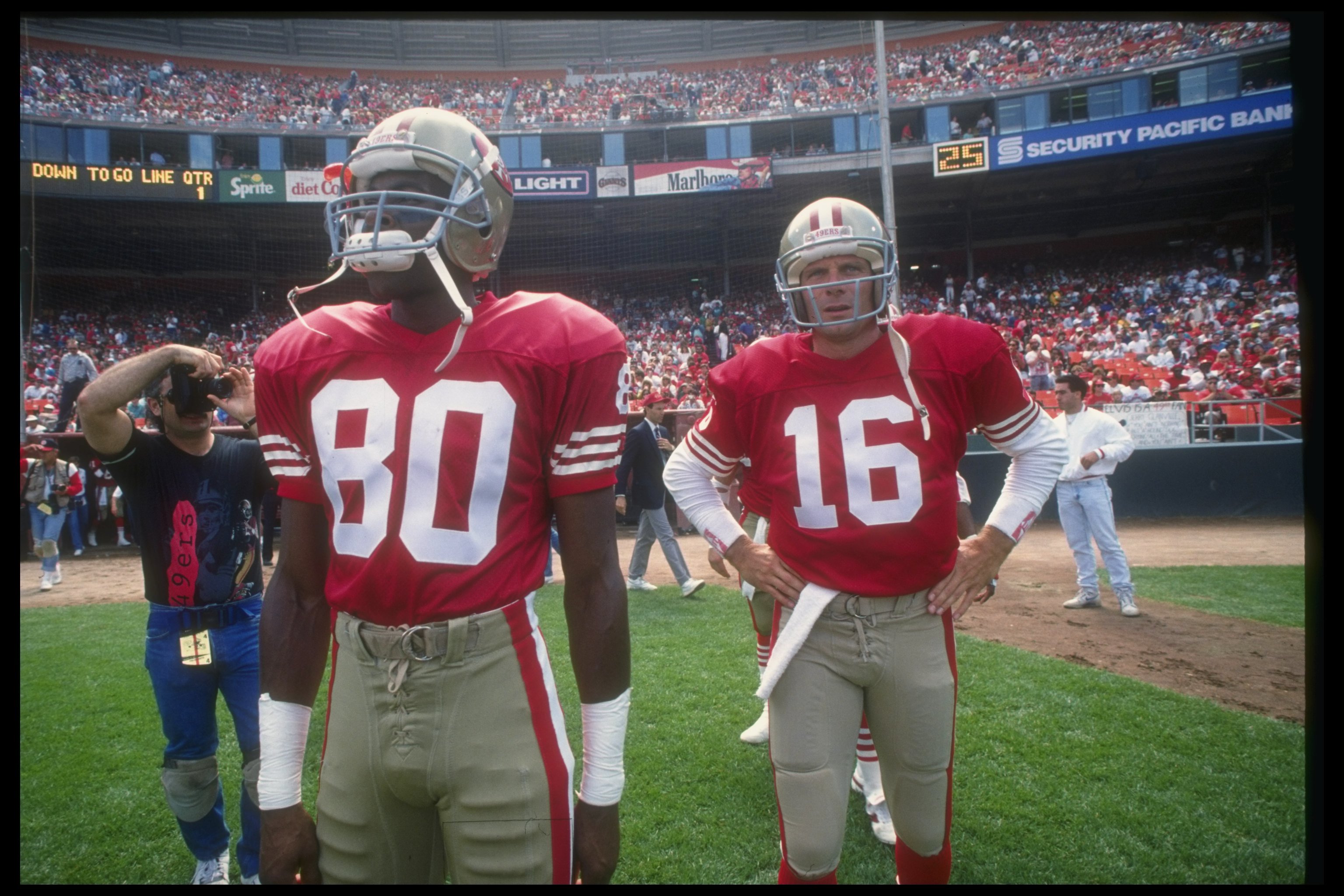 San Francisco, California, USA. 3rd Jan, 1999. San Francisco 49ers vs. Green  Bay Packers Candlestick Park Sunday, January 3, 1999. 49ers beat Packers  30-27. San Francisco 49ers wide receiver Jerry Rice Credit: