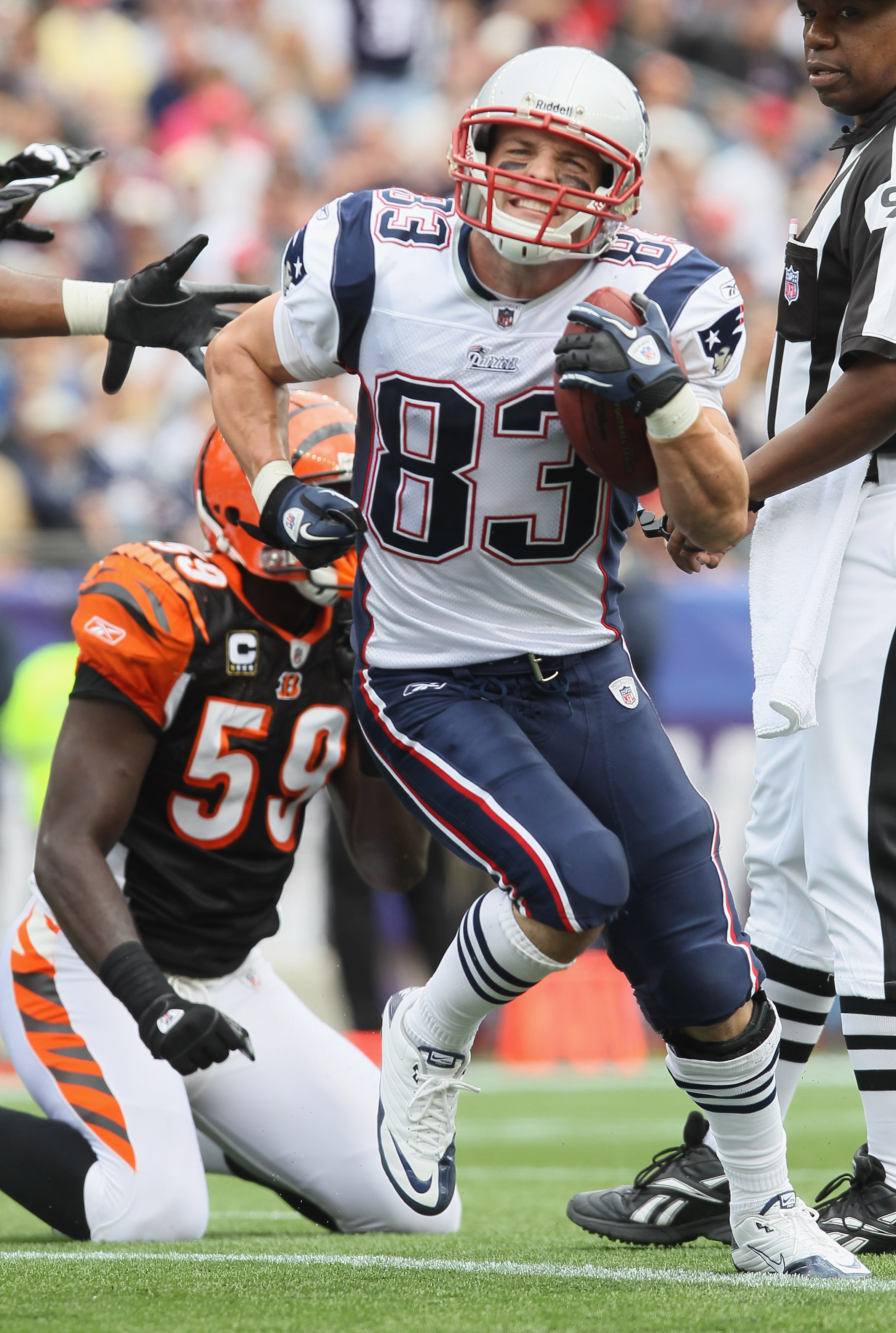 Tom Brady saluted by Patriots fans at Gillette Stadium — and returns the  favor