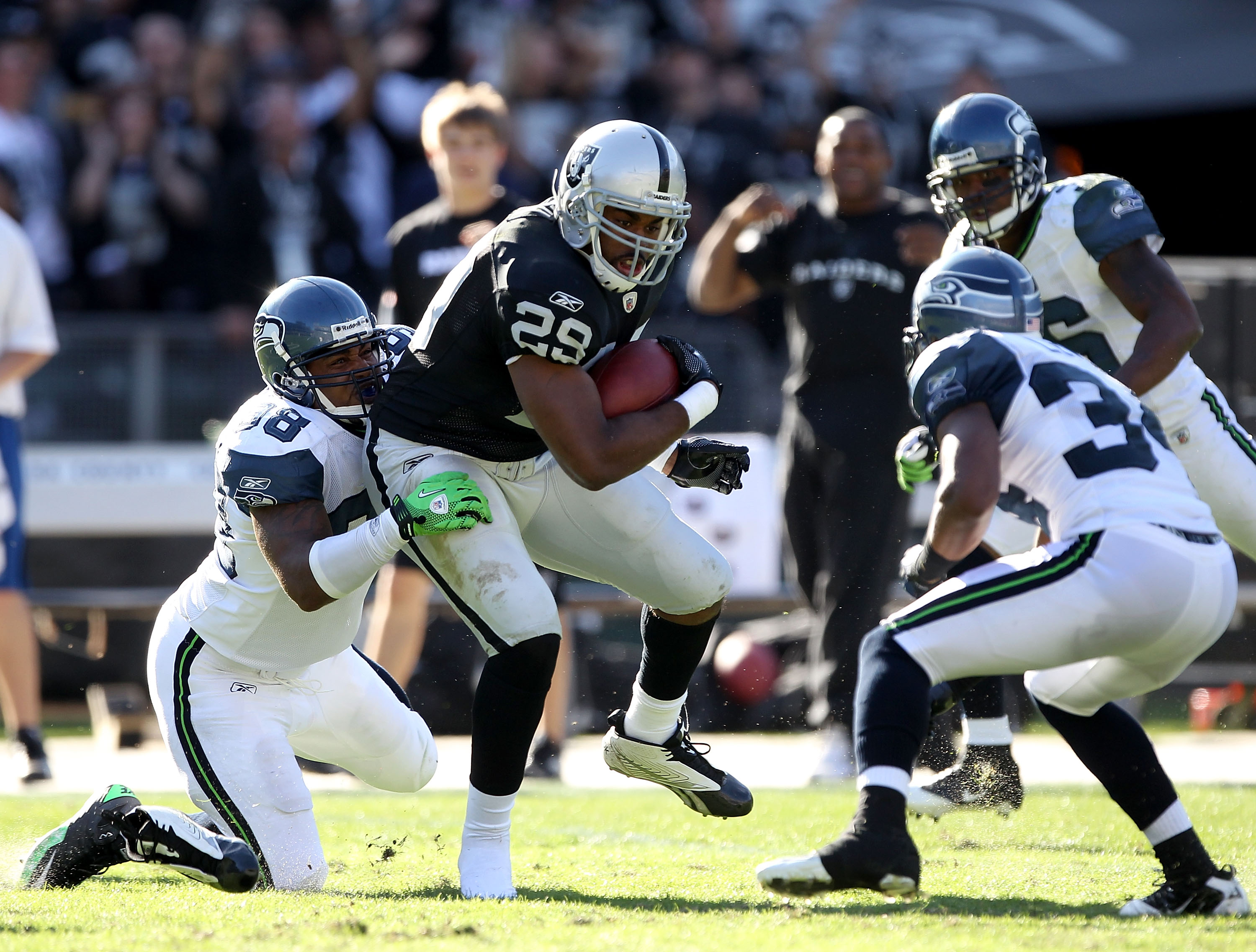 Oakland Raiders Vs Arizona Cardinals: Can Darren McFadden Gain Over  200-Yards?, News, Scores, Highlights, Stats, and Rumors