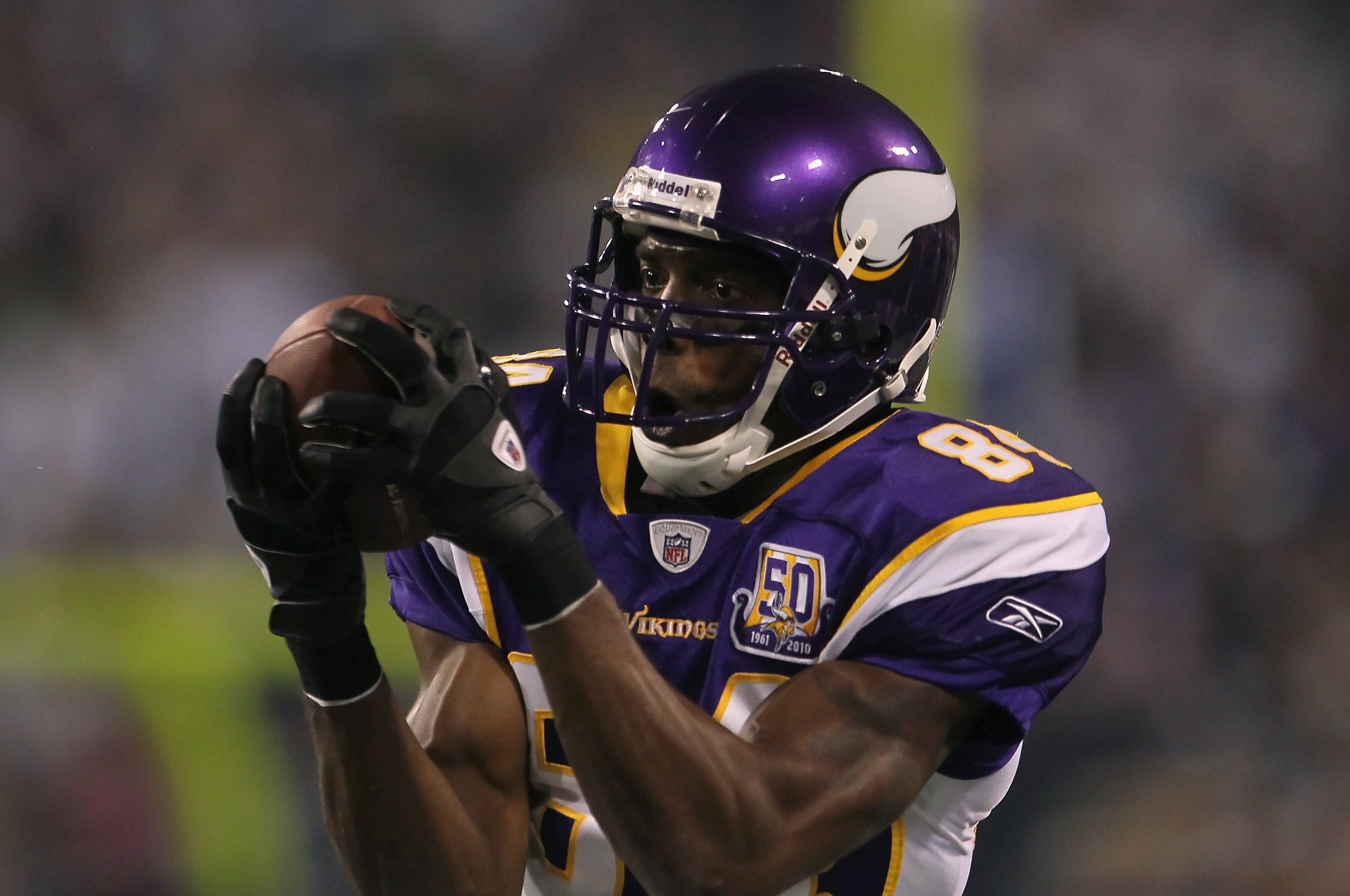 Waiving goodbye: Vikings cut Moss