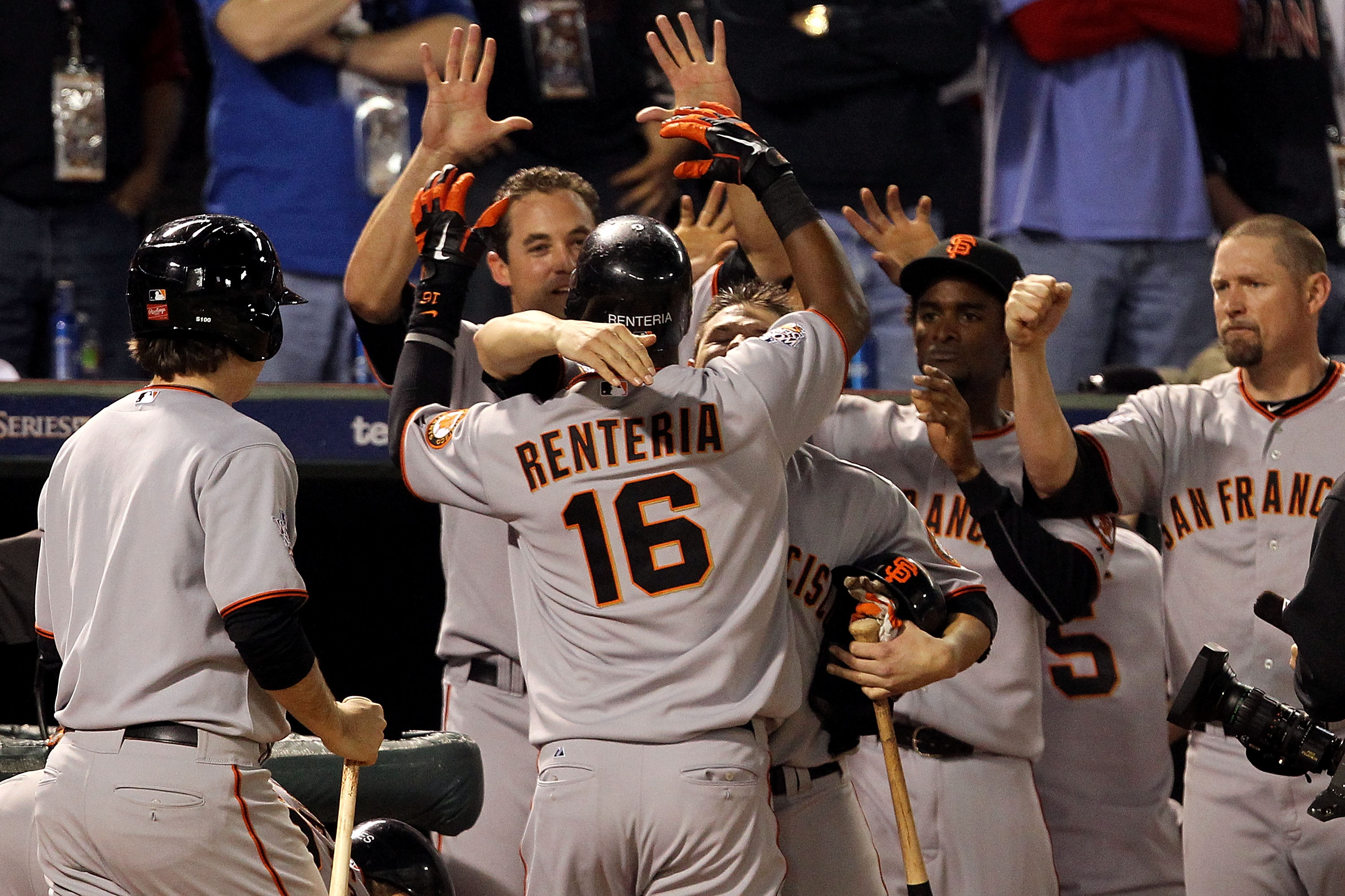 Giants win World Series behind Lincecum, Renteria