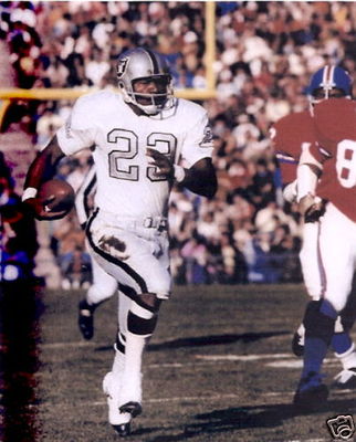 CHARLIE SMITH photo in action Oakland Raiders vs Broncos 1968-74 (c)