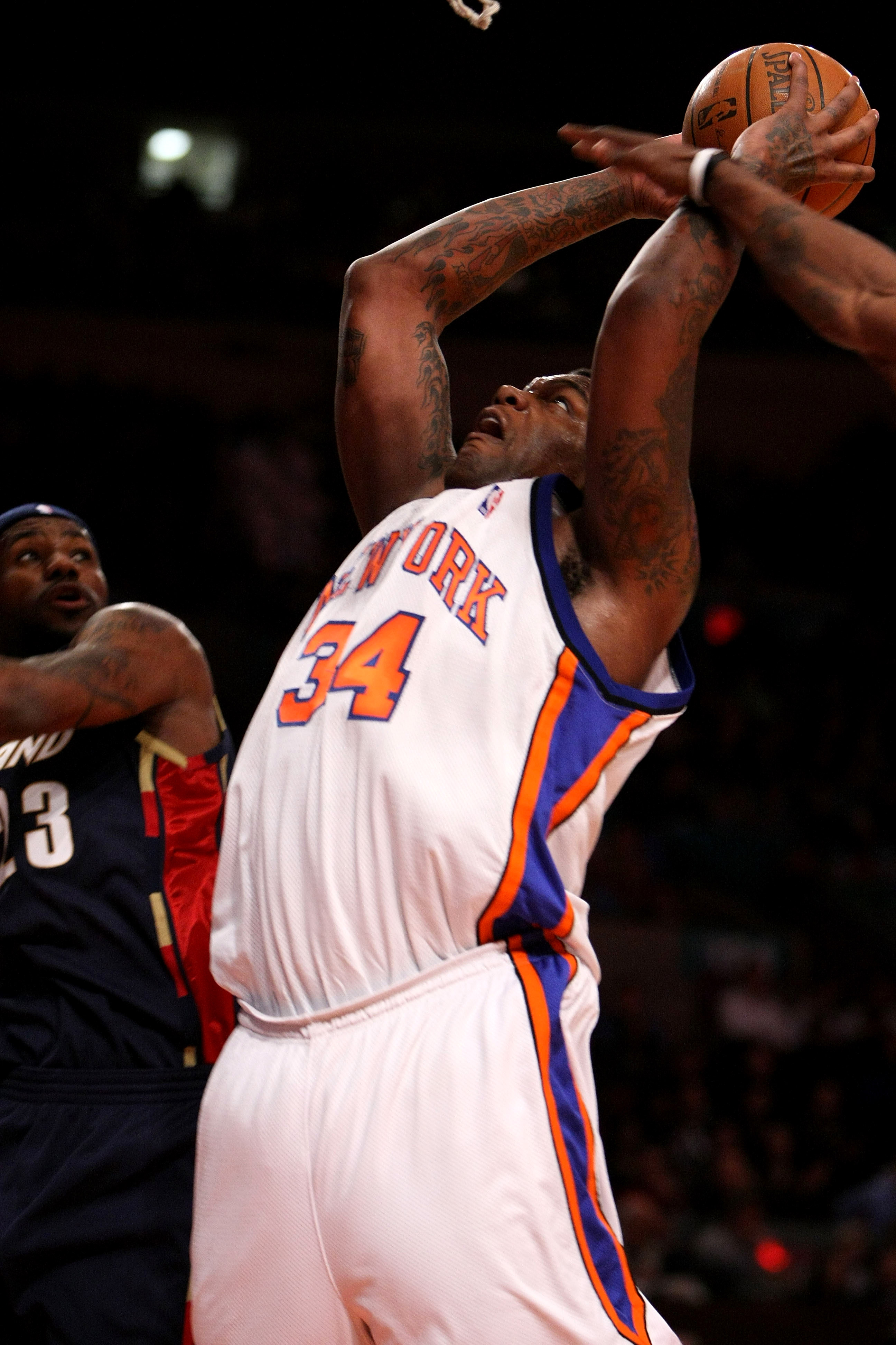 NEW YORK - MARCH 05:  Eddy Curry #34 of the New York Knicks looks to score against the Cleveland Cavaliers during their game on March 5, 2008 at Madison Square Garden in New York City.   NOTE TO USER: User expressly acknowledges and agrees that, by downlo