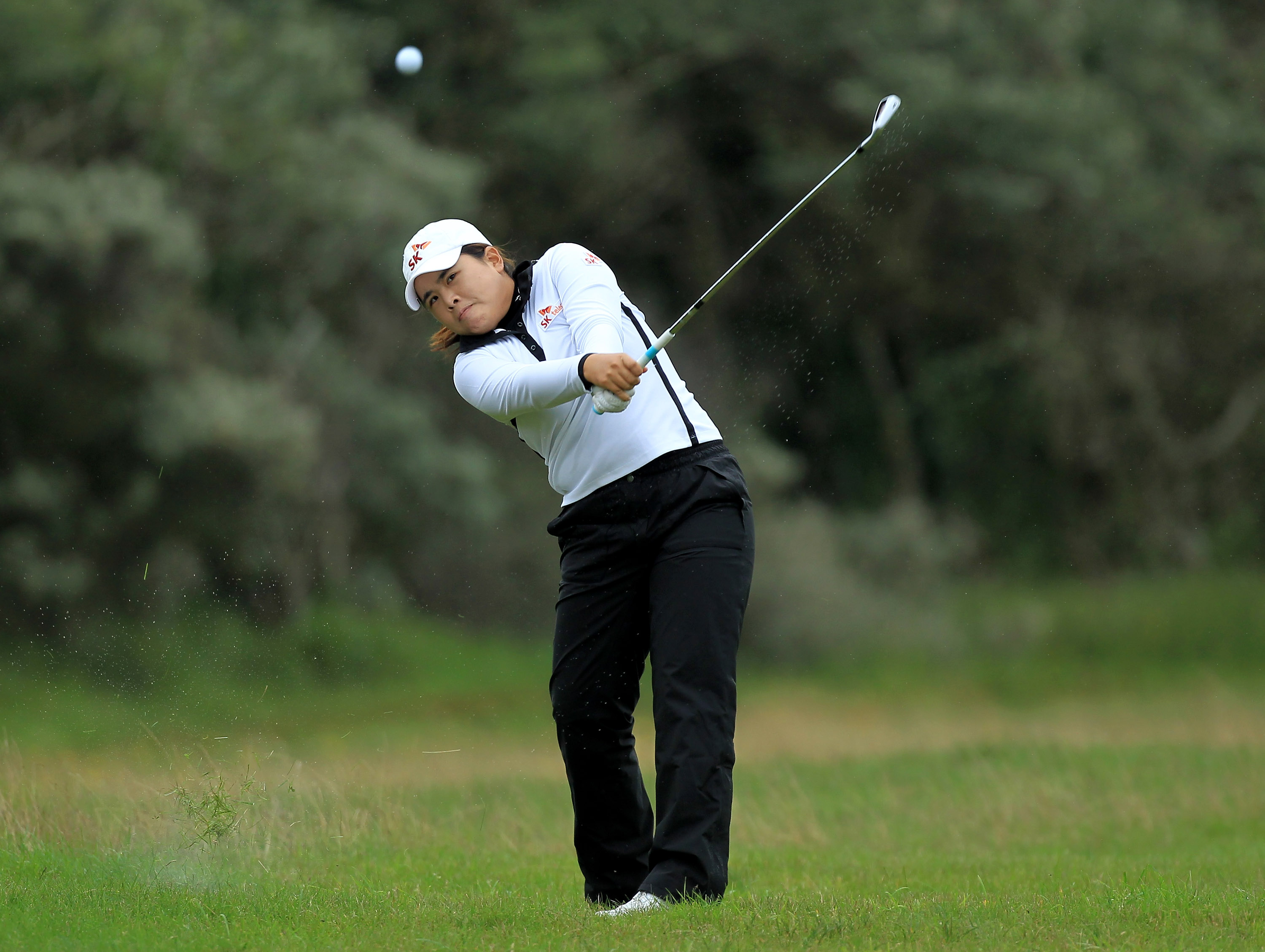 SOUTHPORT, ENGLAND - JULY 30:  Inbee Park of South Korea hits an approach shot during the second round of the 2010 Ricoh Women's British Open at Royal Birkdale on July 30, 2010 in Southport, England.  (Photo by David Cannon/Getty Images)