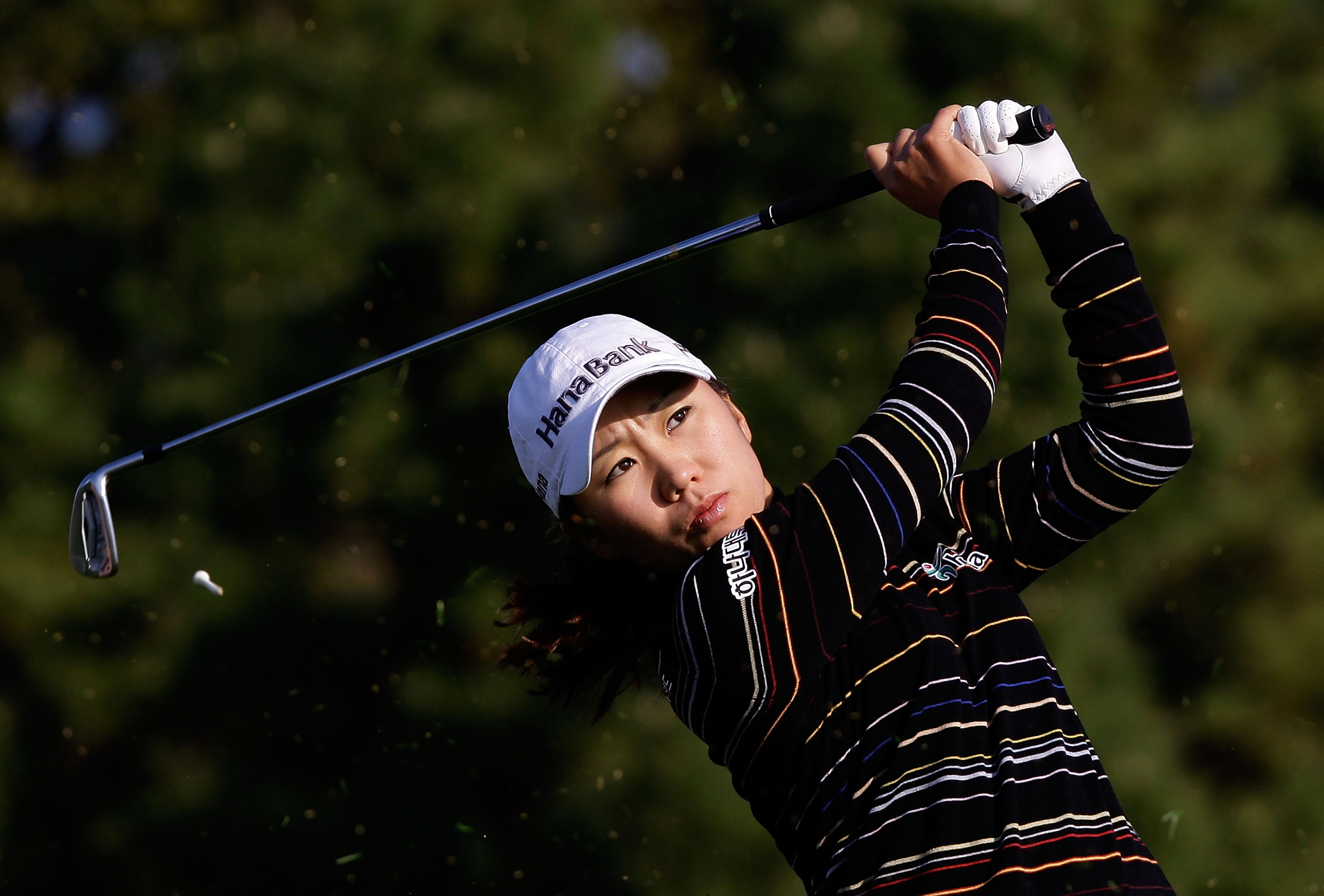 INCHEON, SOUTH KOREA - OCTOBER 30:  Kim In-Kyung of South Korea hits a tee shot on the 3rd hole during the 2010 LPGA Hana Bank Championship at Sky 72 Golf Club on October 30, 2010 in Incheon, South Korea.  (Photo by Chung Sung-Jun/Getty Images)