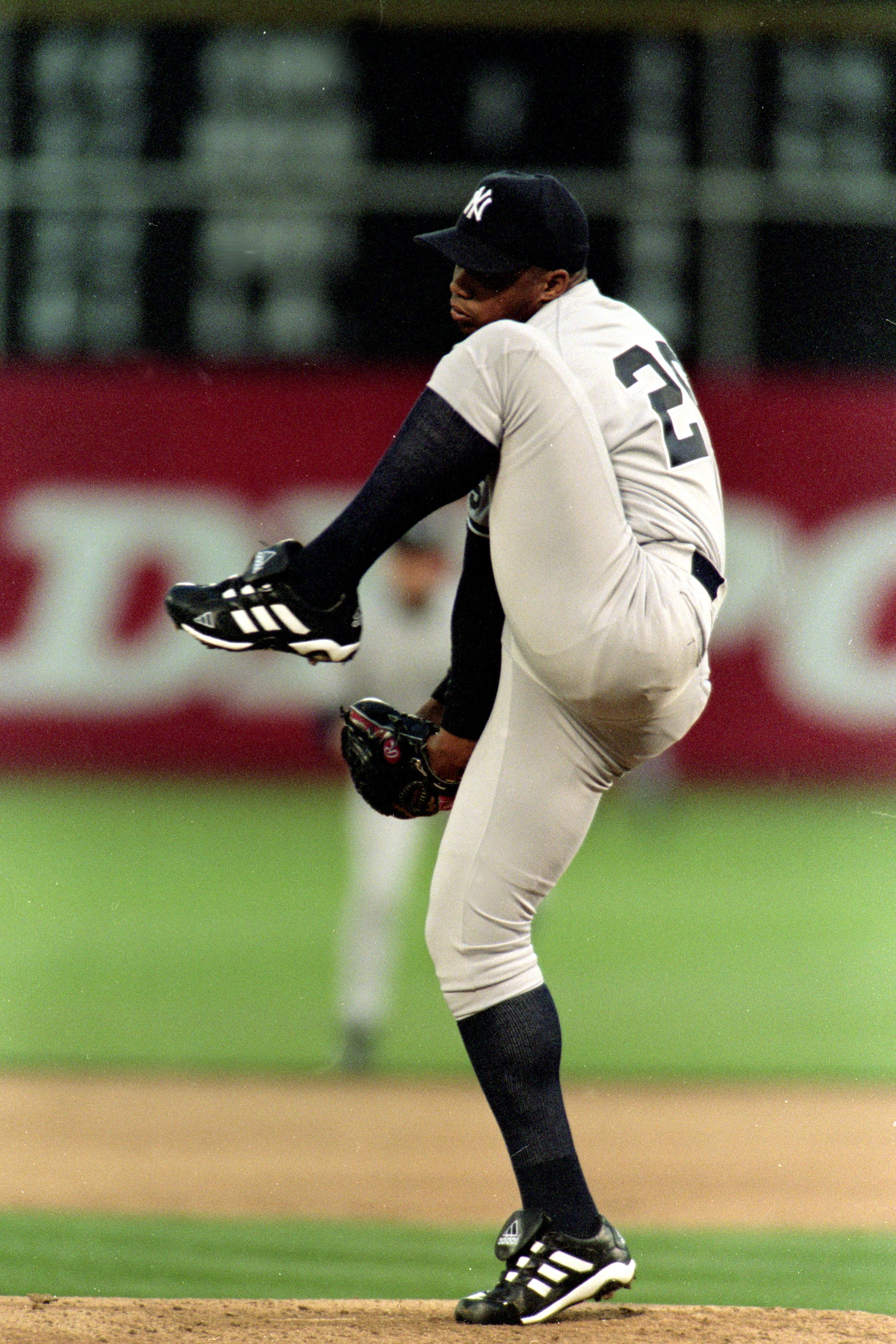 6 Apr 1999: Orlando Hernandez of the New York Yankees winds up to pitch during a game against the Oakland Athletics at the Oakland, Coliseum in Oakland, California.