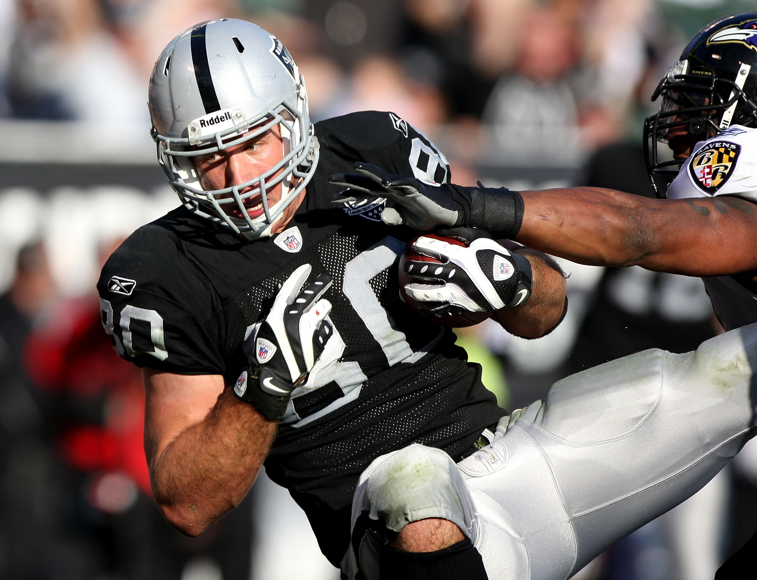 Patriots aim to bring Raiders' McFadden back down to earth